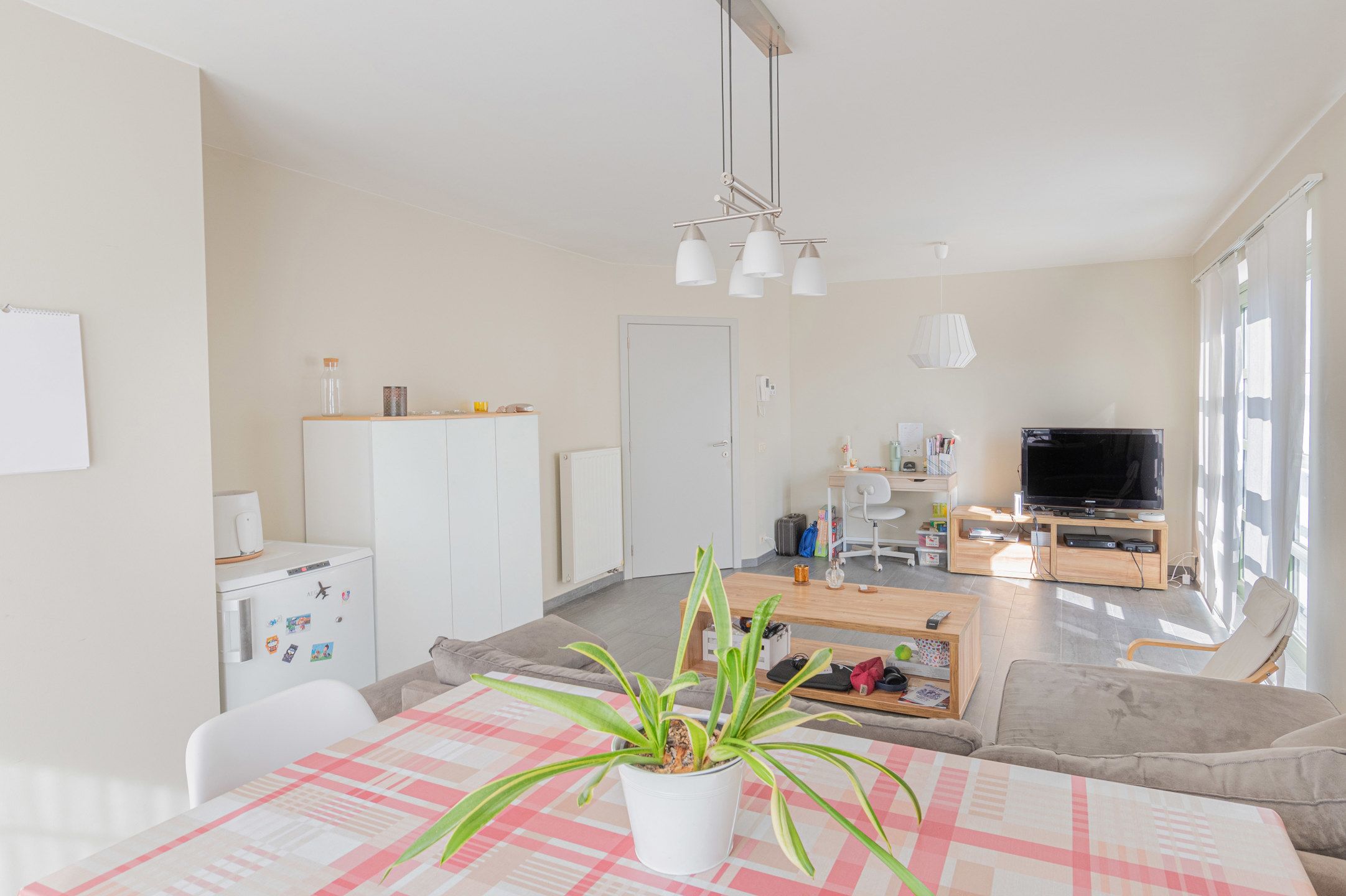 Leuk gelegen 2slpk appartement met terras en garage foto 4