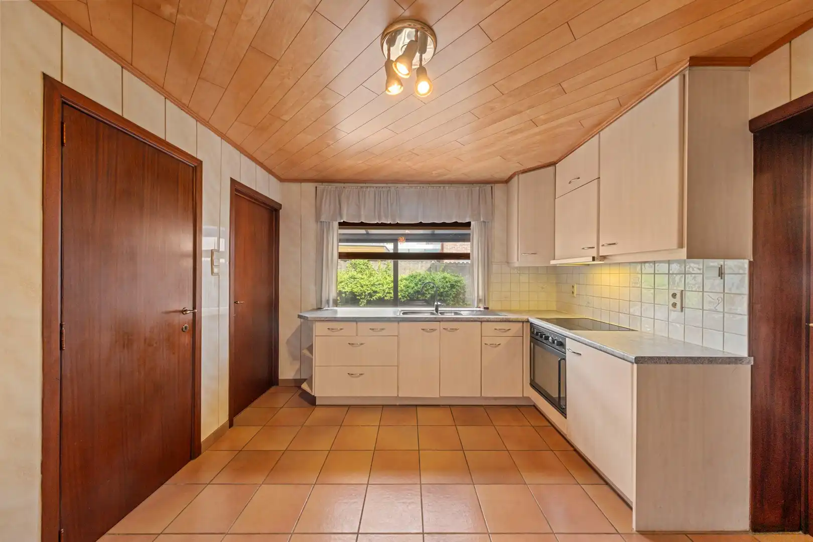 Charmante woning met 3 slaapkamers, atelier en vergezichten te Scheldewindeke. foto 7
