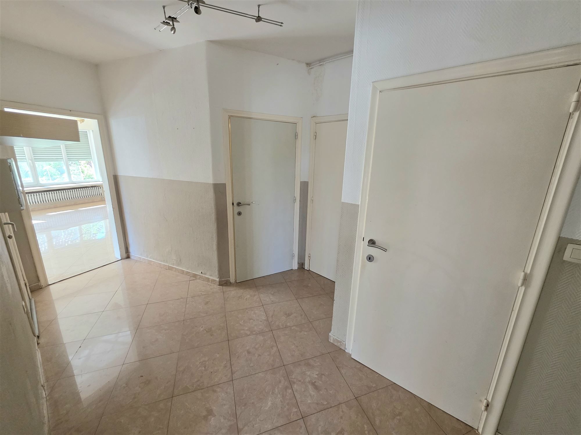 Ruim en Instapklaar Gelijkvloers Appartement in het Centrum  foto 4