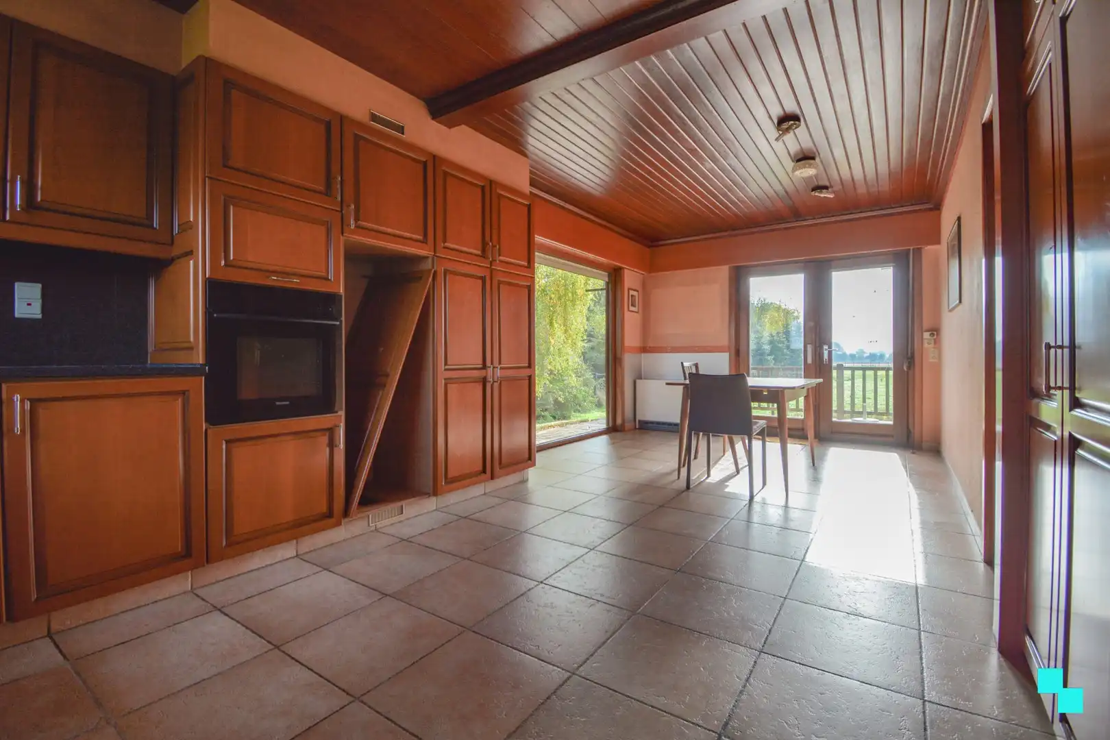 Aantrekkelijke, te renoveren woning op 11.575 m² te Roeselare foto 11