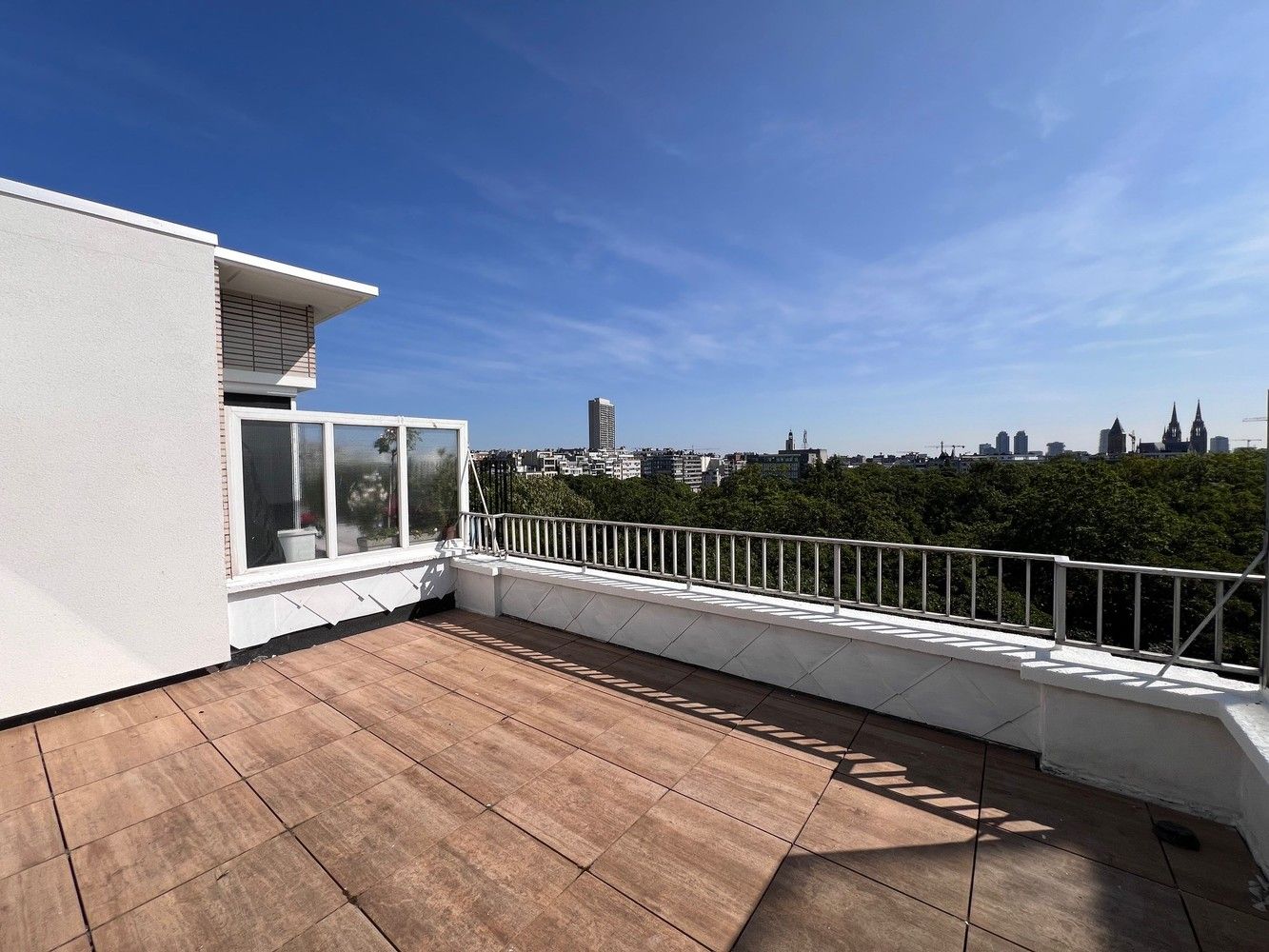 RESIDENTIE MONTFERRAT foto {{pictureIndex}}