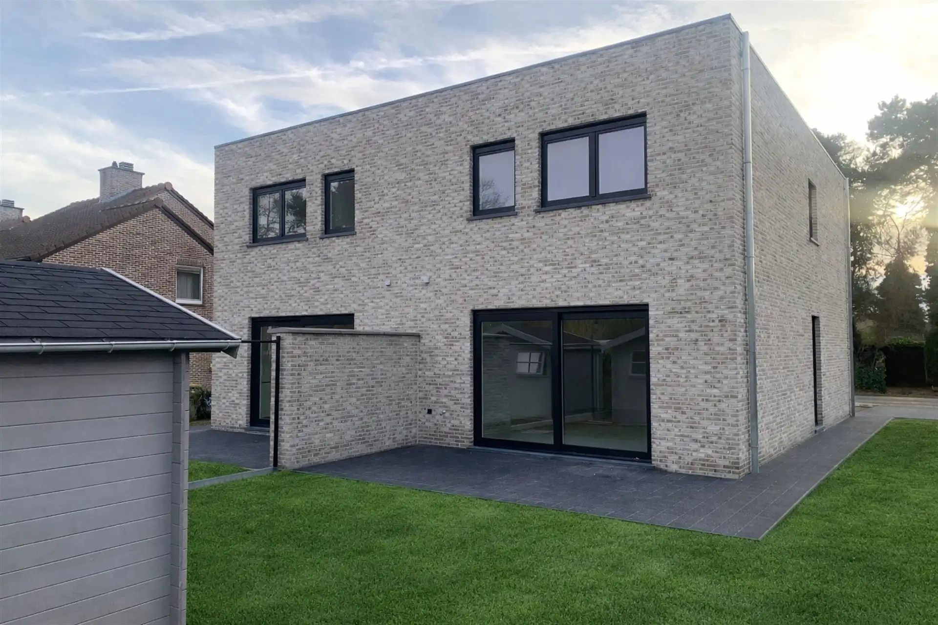 Nieuwbouwwoning met 3 slaapkamers en tuin foto 18