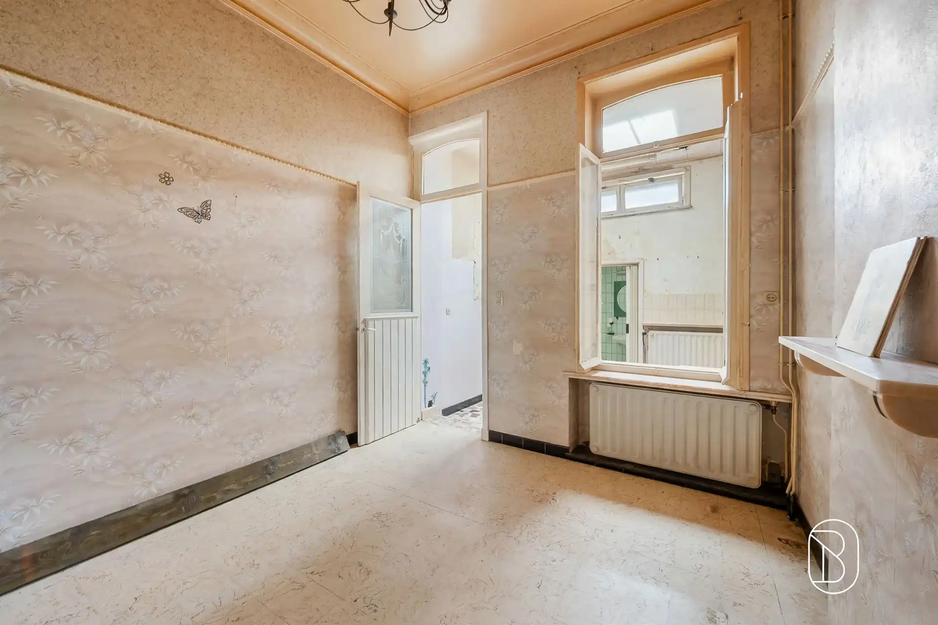 Te renoveren woning: IDEAAL VOOR INVESTEERDERS! foto 4