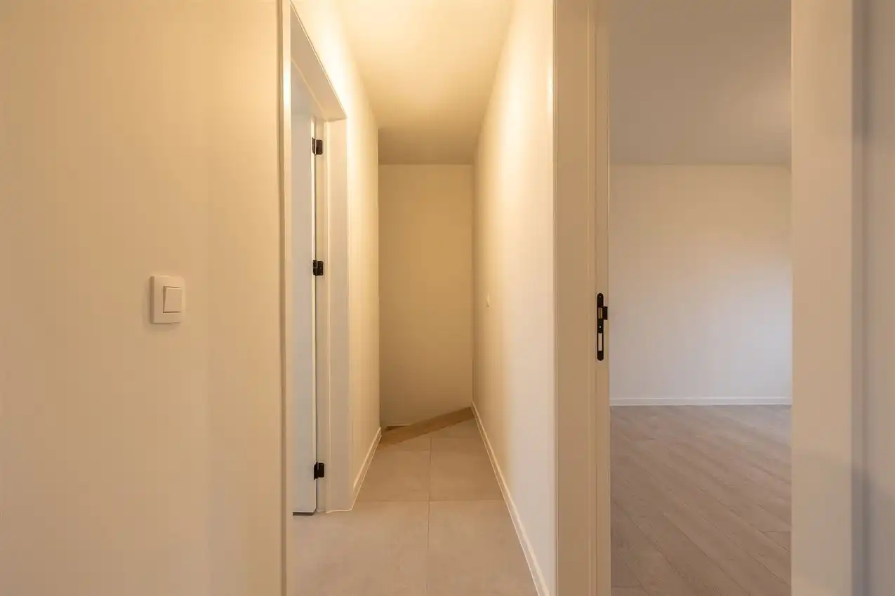 Instapklare nieuwbouwwoning op ruim perceel met 3 slk foto 13