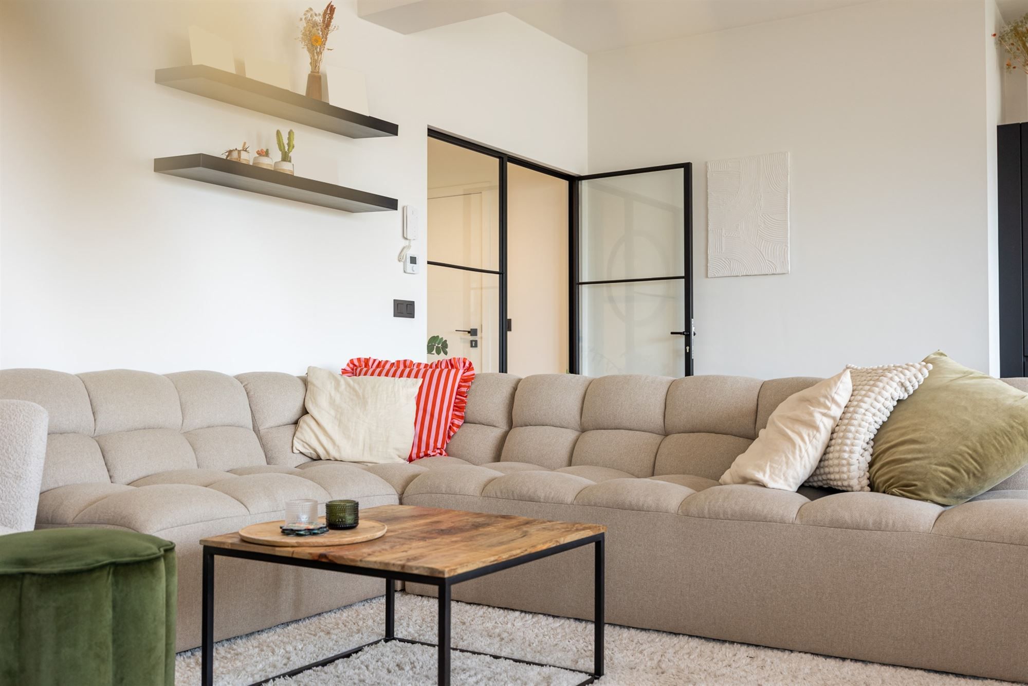 Instapklare gerenoveerd appartement met 2 slpk. en terras foto 13