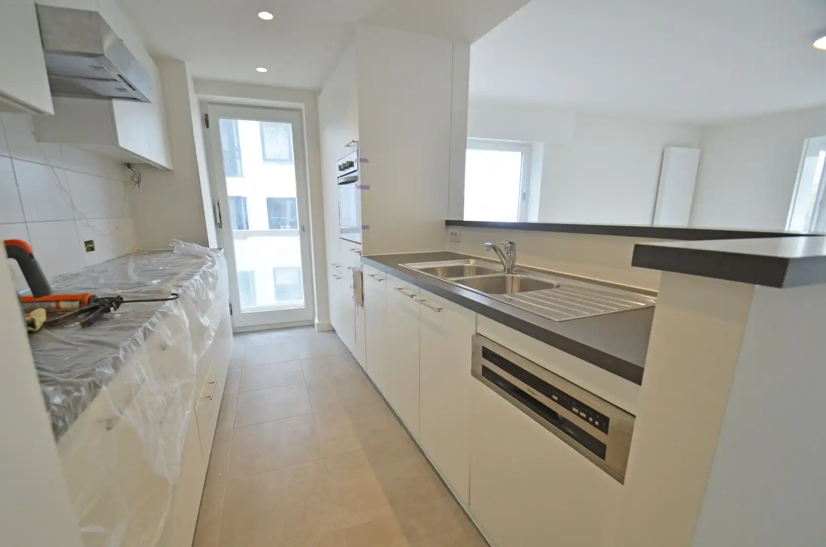 Mooi ongemeubeld appartement op een top locatie op de Kustlaan op enkele stappen van de zeedijk en het Albertplein foto 3