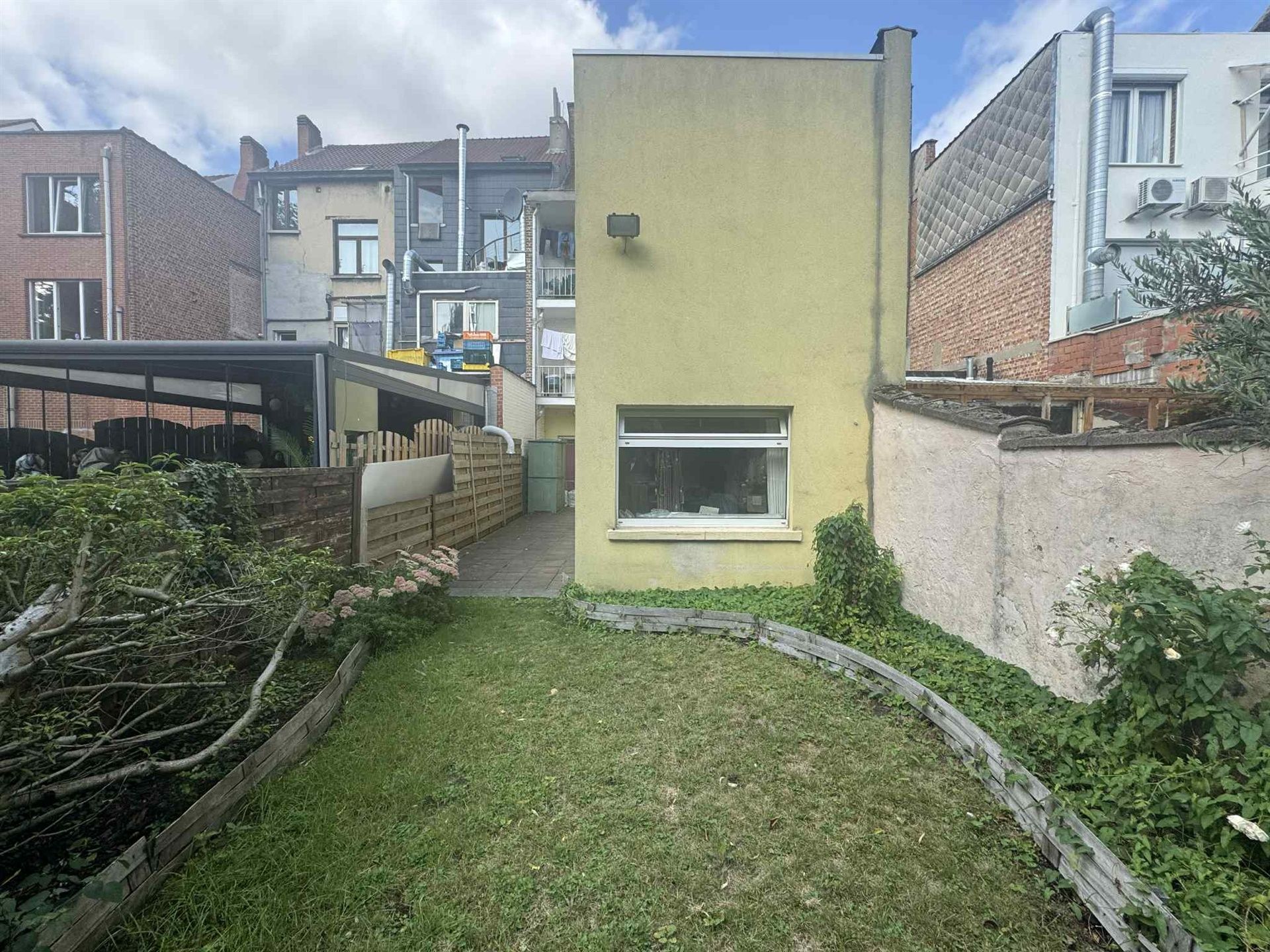 Gelijkvloerse handelsruimte met terras/tuin te huur RUE DE WAND. foto 7