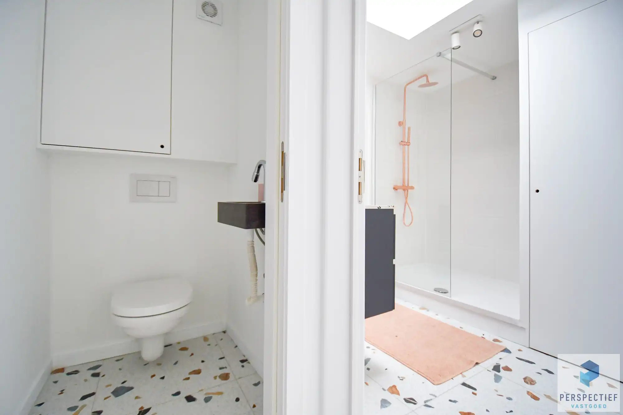 BEZOEKMOMENT ZATERDAG 31/01 VAN 15U TOT 16U30 | GERENOVEERDE woning met 3 slaapkamers en ZONGERICHTE tuin met uitweg en GARAGE foto 12