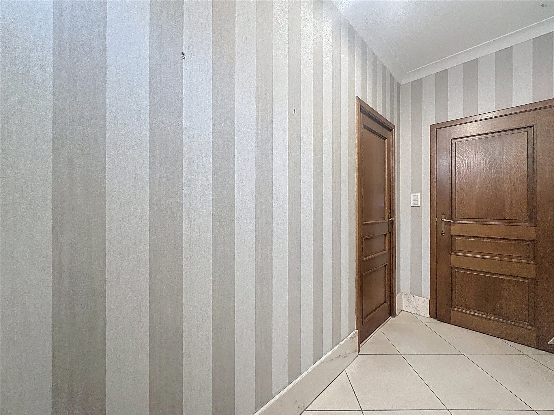 prachtige instapklare woning met stadstuin in Beveren Centrum! foto 9