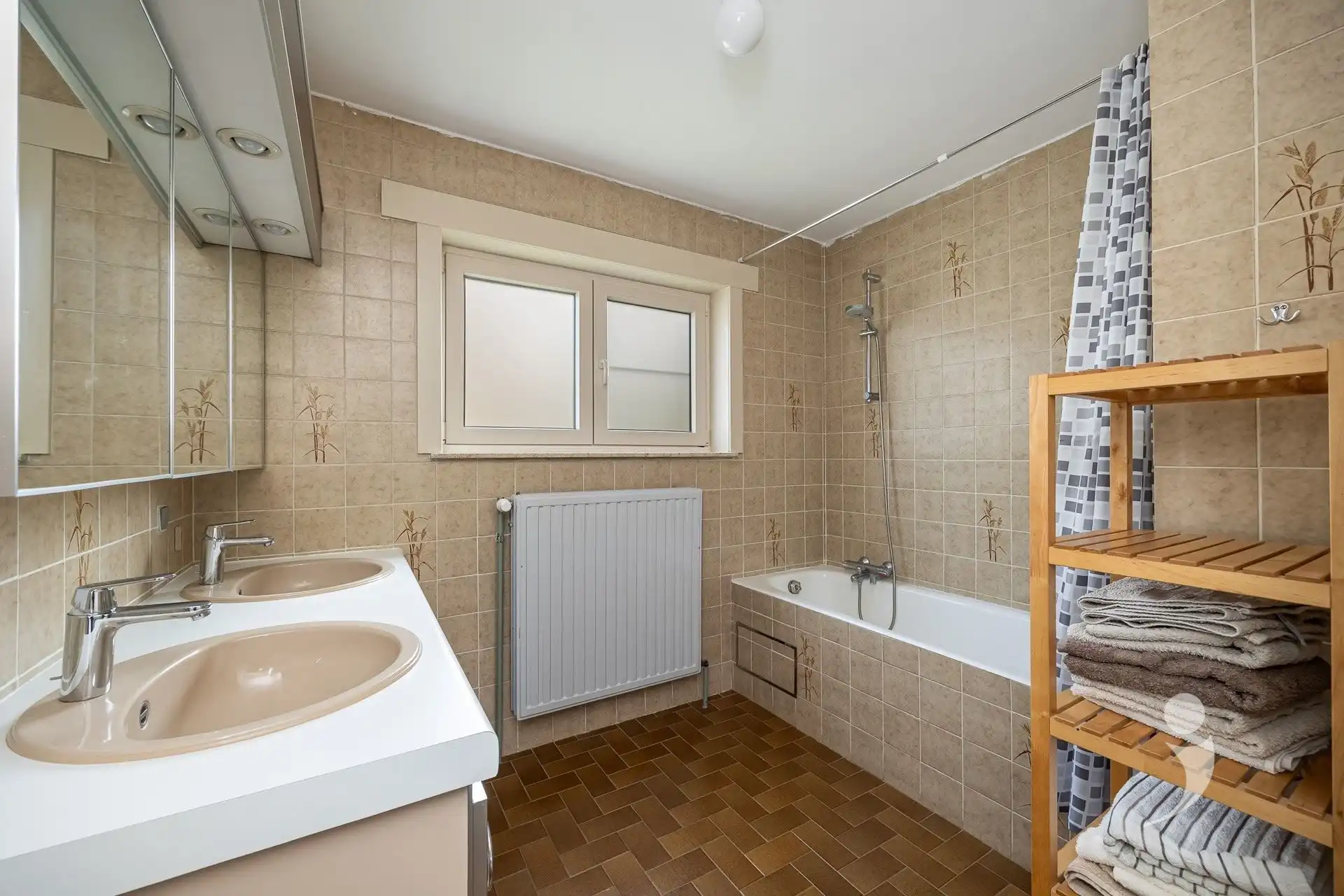 Gerenoveerde woning met prachtig zicht over de velden foto 17