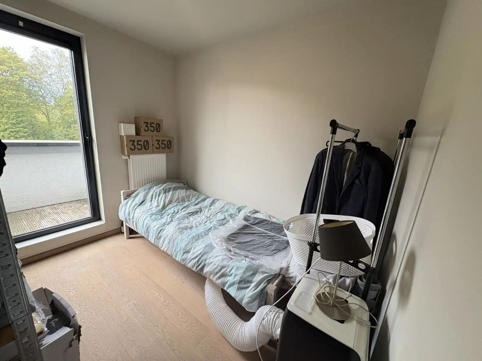 Instapklaar appartement met 2 slaapkamers, garage en 2 terrassen in hartje Waregem! foto 10