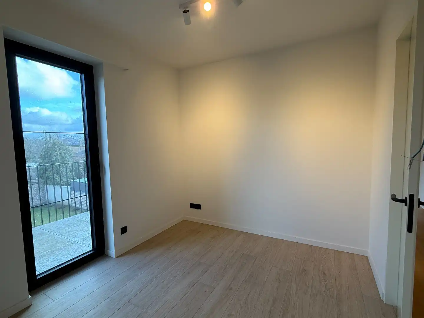 Exclusief penthouse met terrassen, carport en garage foto 16