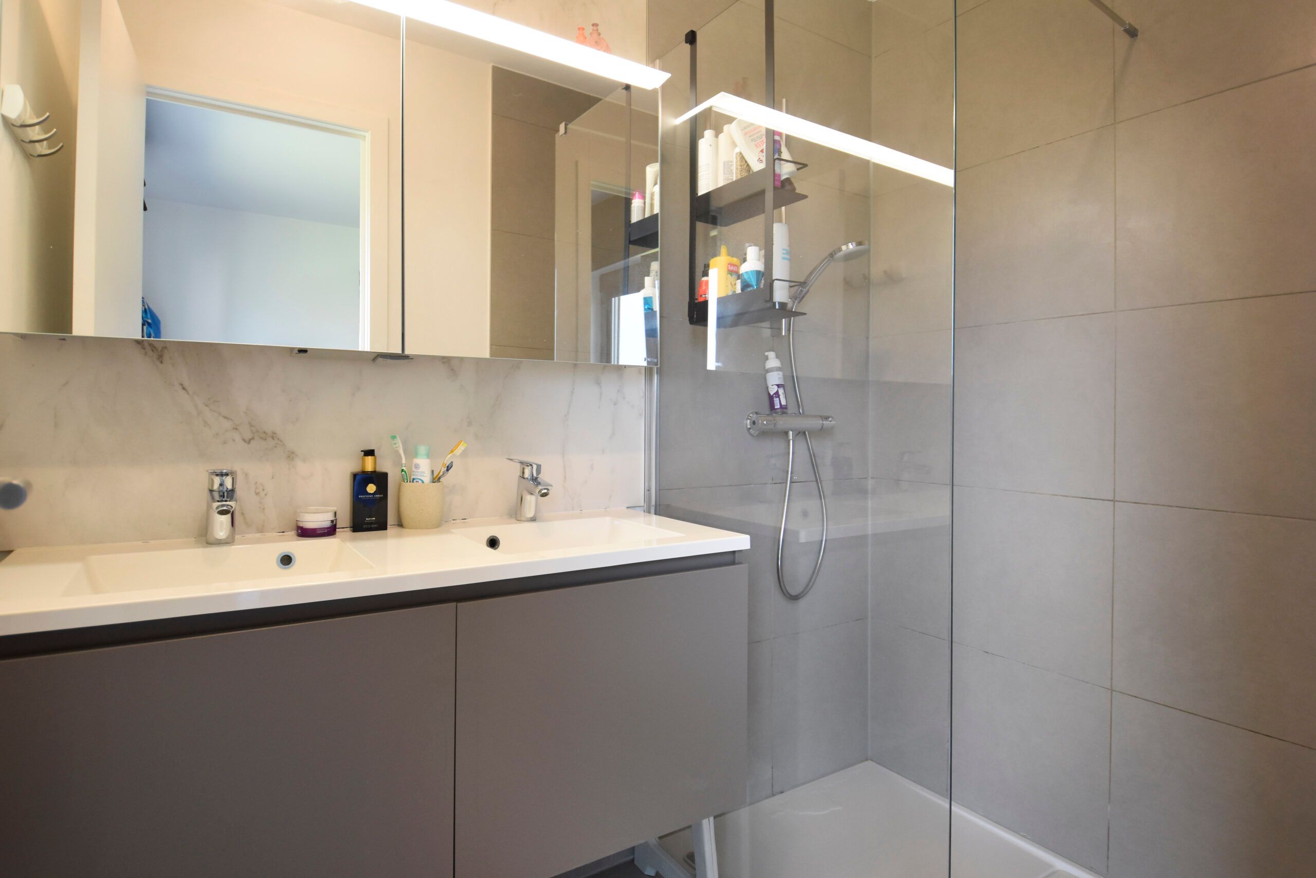 Modern appartement met prachtig uitzicht foto 5