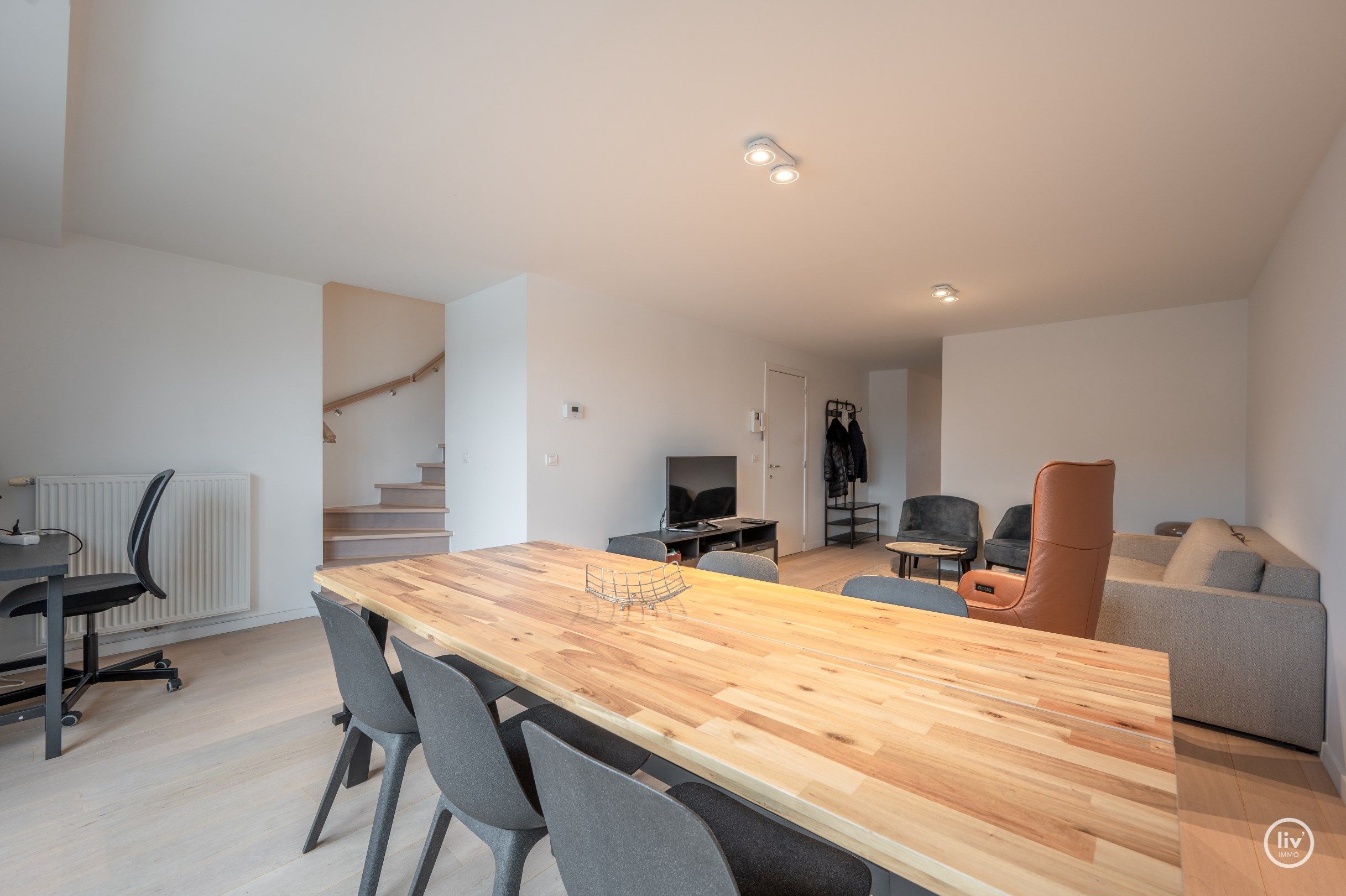 Aangenaam duplexappartement in een nieuwe residentie gelegen in de Lippenslaan, op enkele passen van de markt te Knokke foto 2