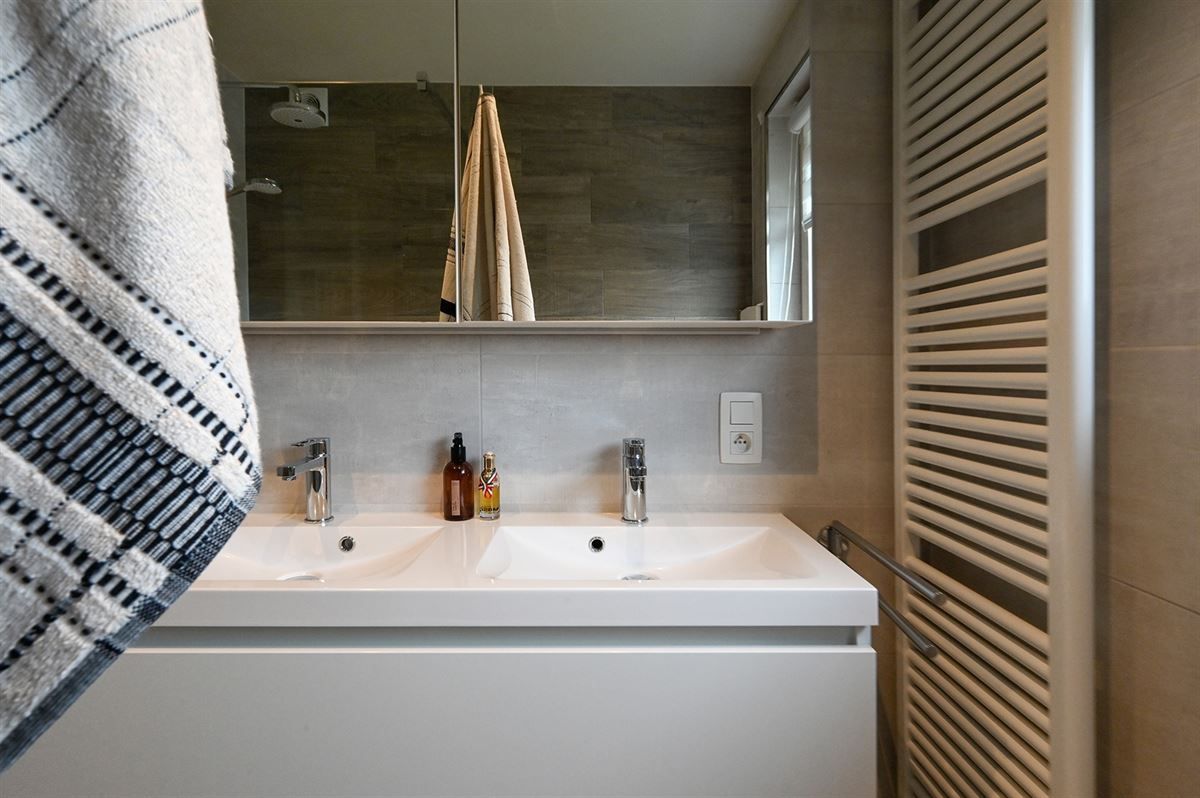 Goed onderhouden woning op toplocatie foto 14