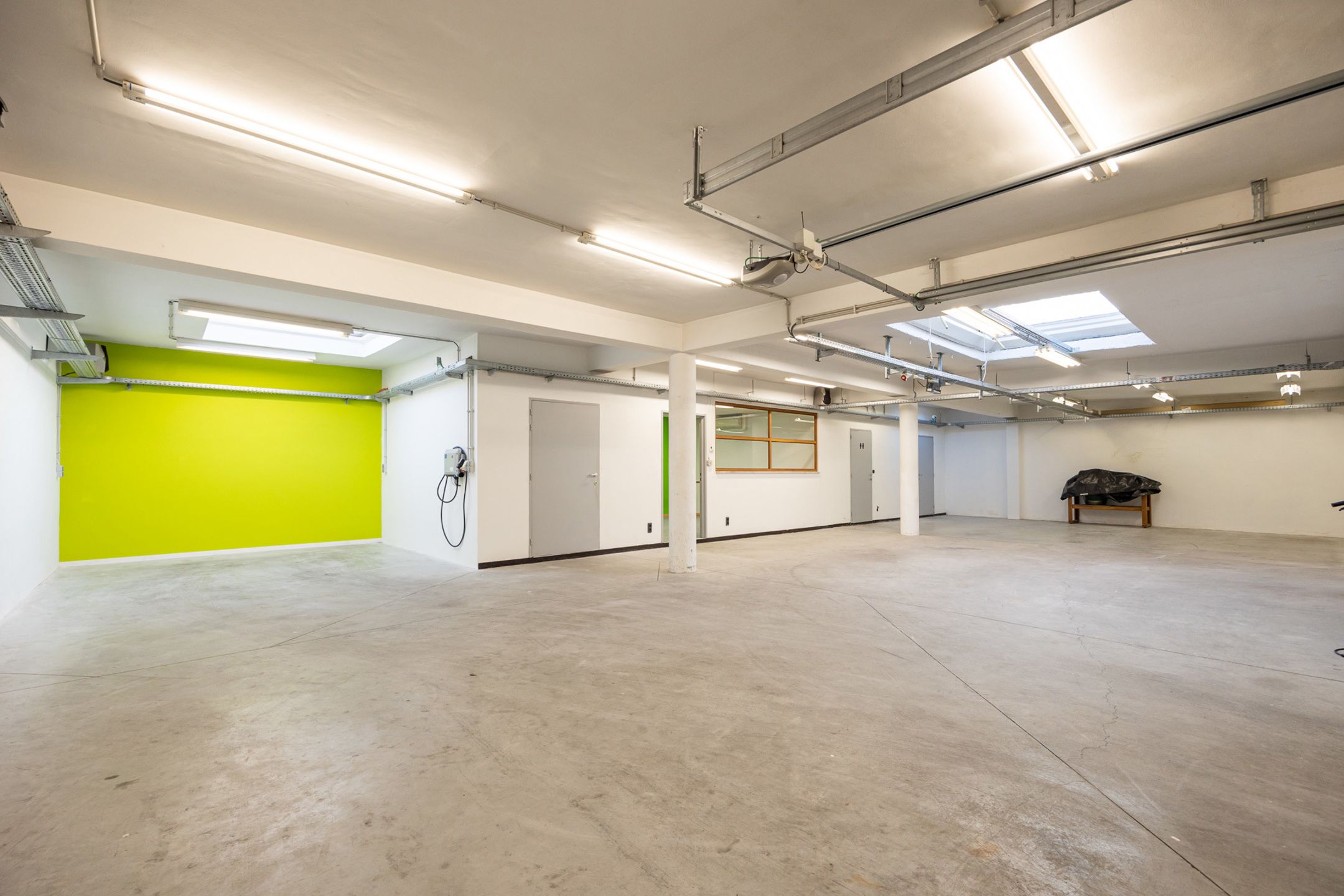Moderne HOB met 4 slpks + kantoren en magazijnruimte  foto 42