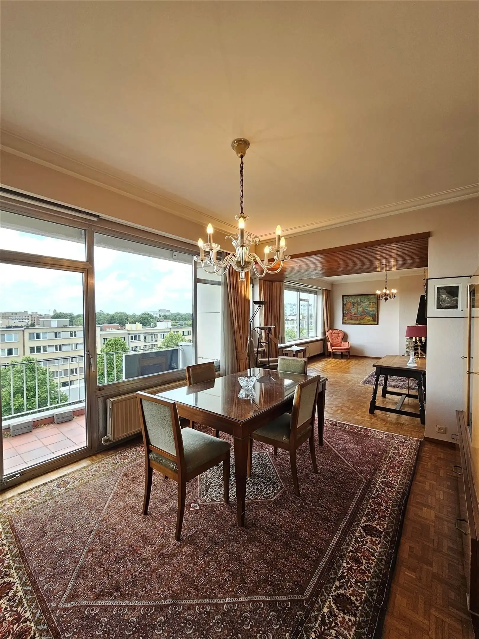 Ruim appartement met 4 slpks, terras en garagebox. foto 5