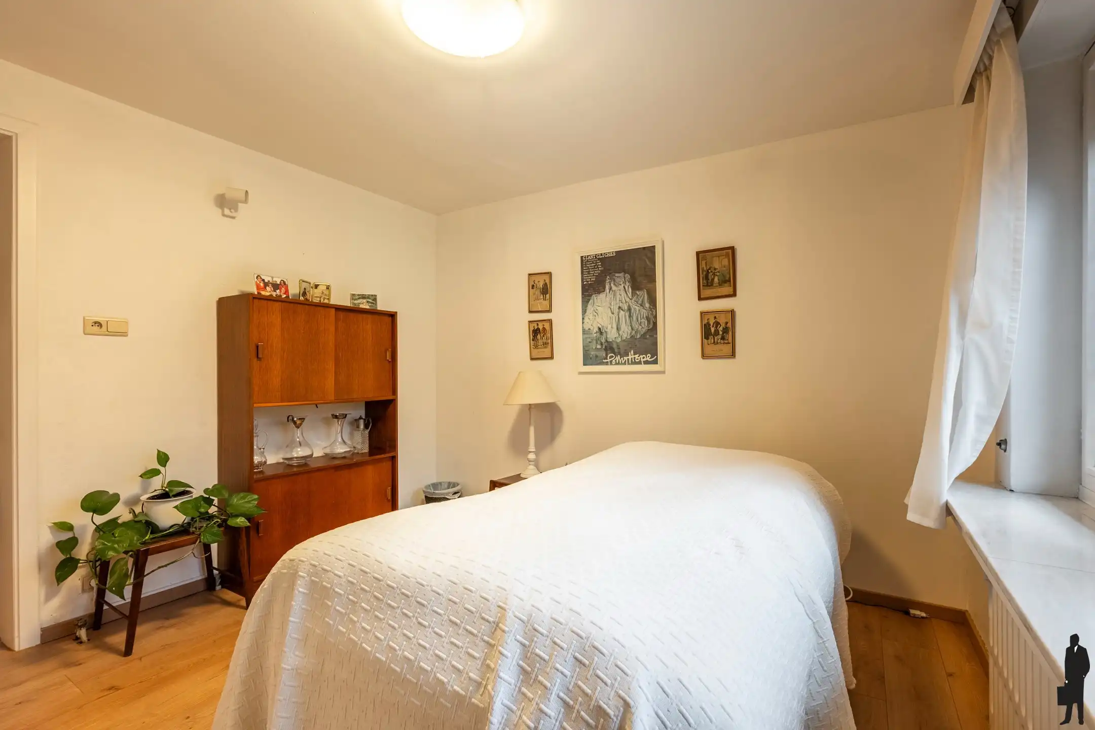 Uitstekend gelegen split-level villa in een gegeerde doodlopende straat. foto 12