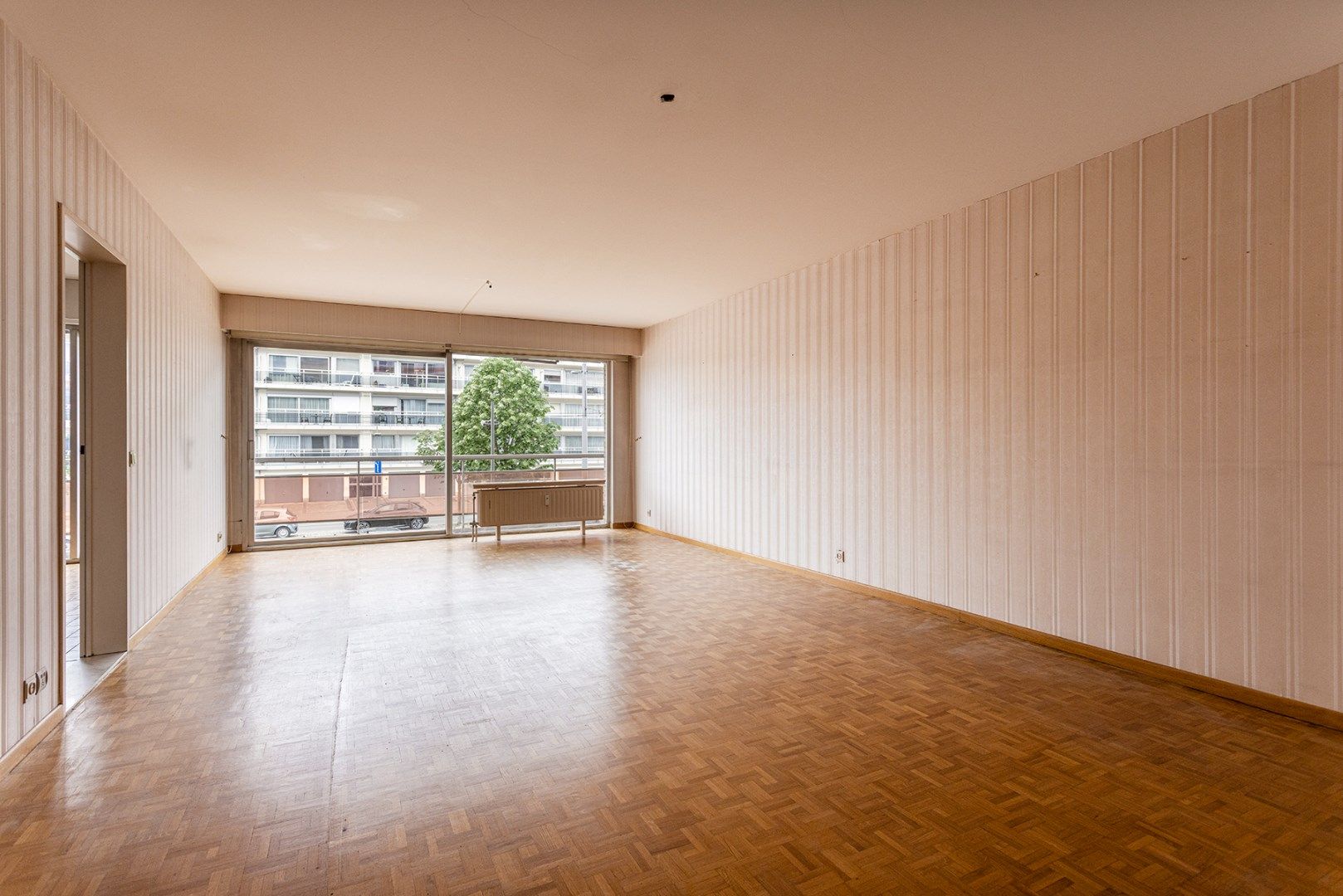 Ruim appartement met 3 slaapkamers en terras nabij Rivierenhof! foto 2