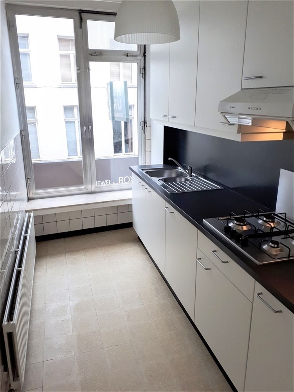 Ruim 2 slaapkamer appartement aan het Theaterplein! foto 3