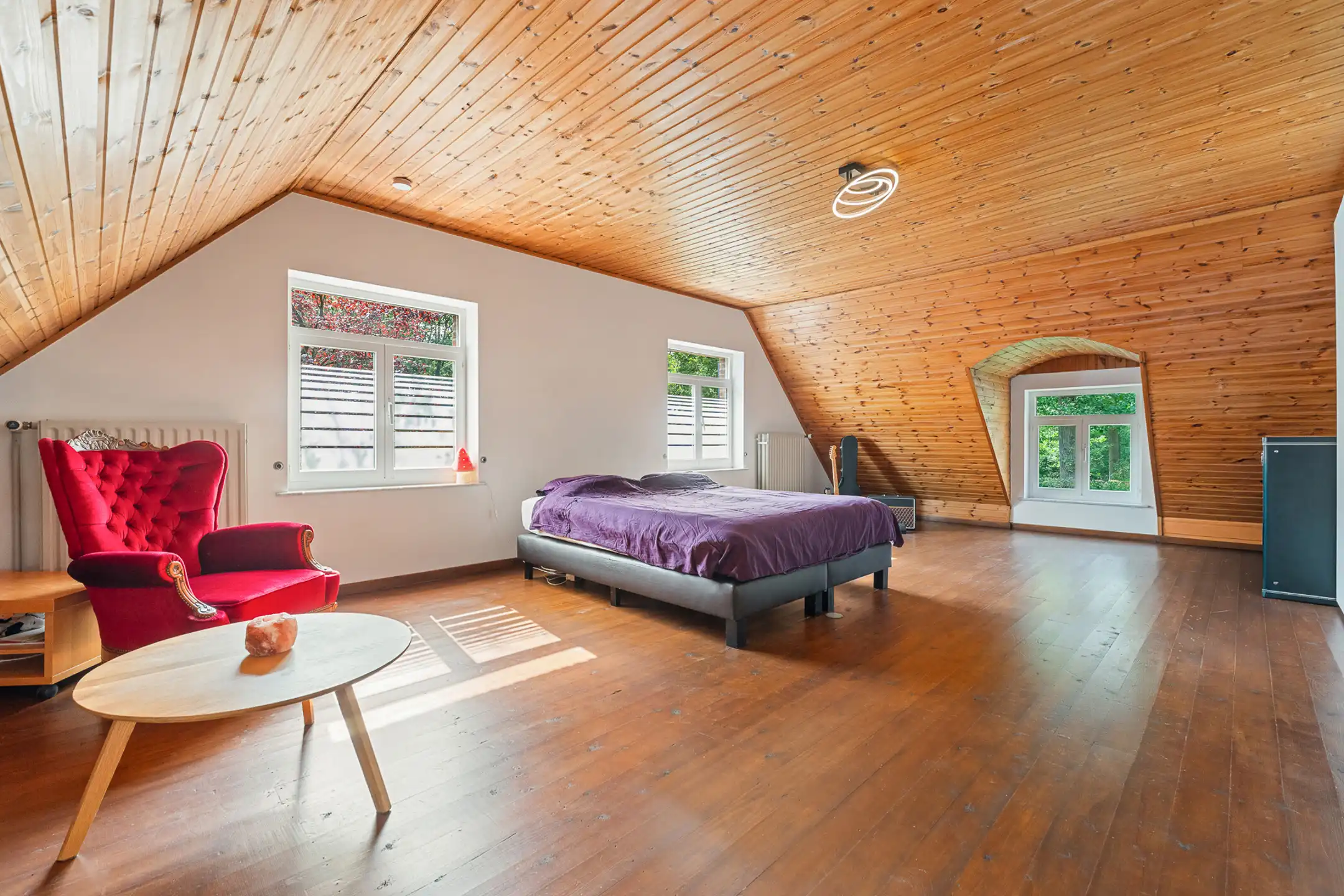Ruime villa in bosrijke omgeving op een perceel van ca. 3.320m² met zwembad foto 30
