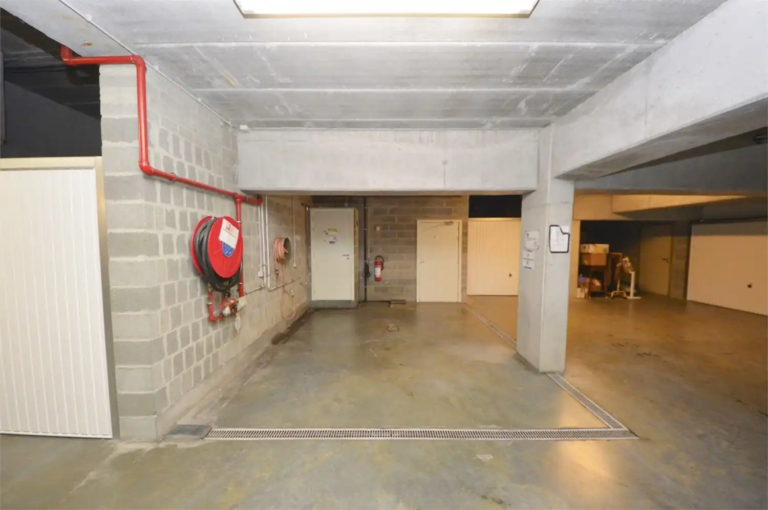 RUIM DUPLEX APP.MET TERRAS + VERPLICHT AAN TE KOPEN ONDERGRONDSE GARAGEBOX foto 20