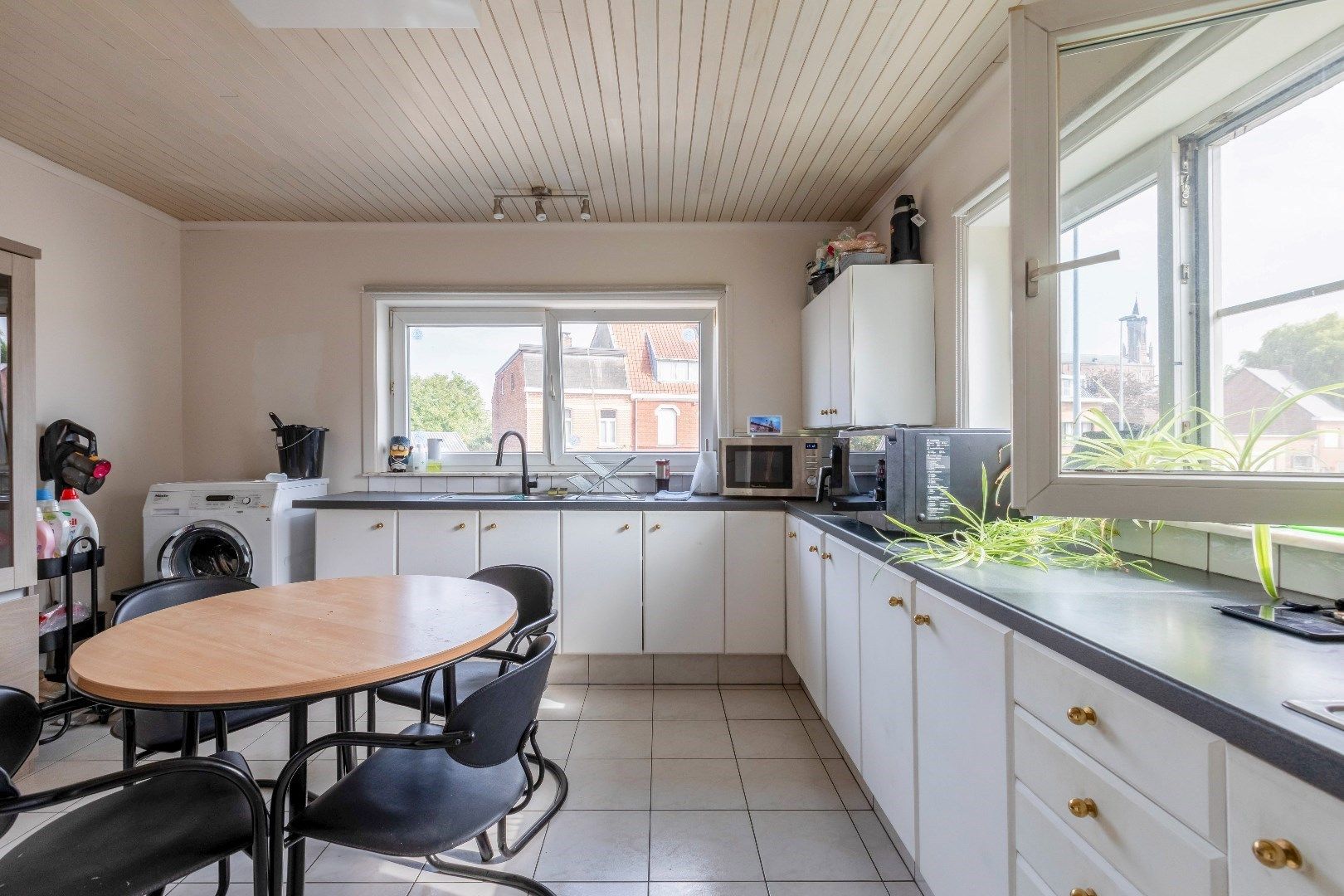 TOPPER ! Opbrengsteigendom met 2 appartementen en 2 garages  foto 12