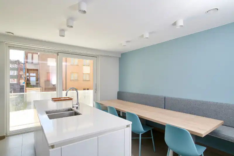 RECENTE DUPLEX MET 3 SLAAPKAMERS OP DE ZEEDIJK foto 4