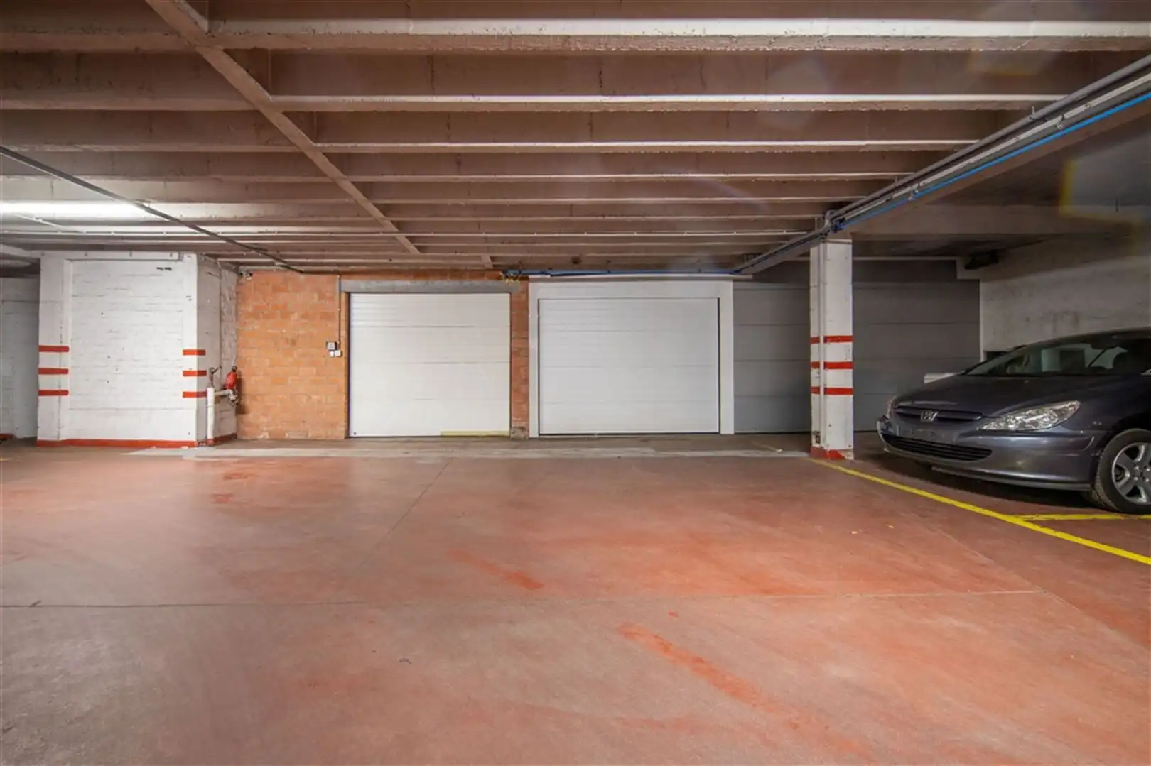 Gelijkvloers kantoor met parking te koop foto 18