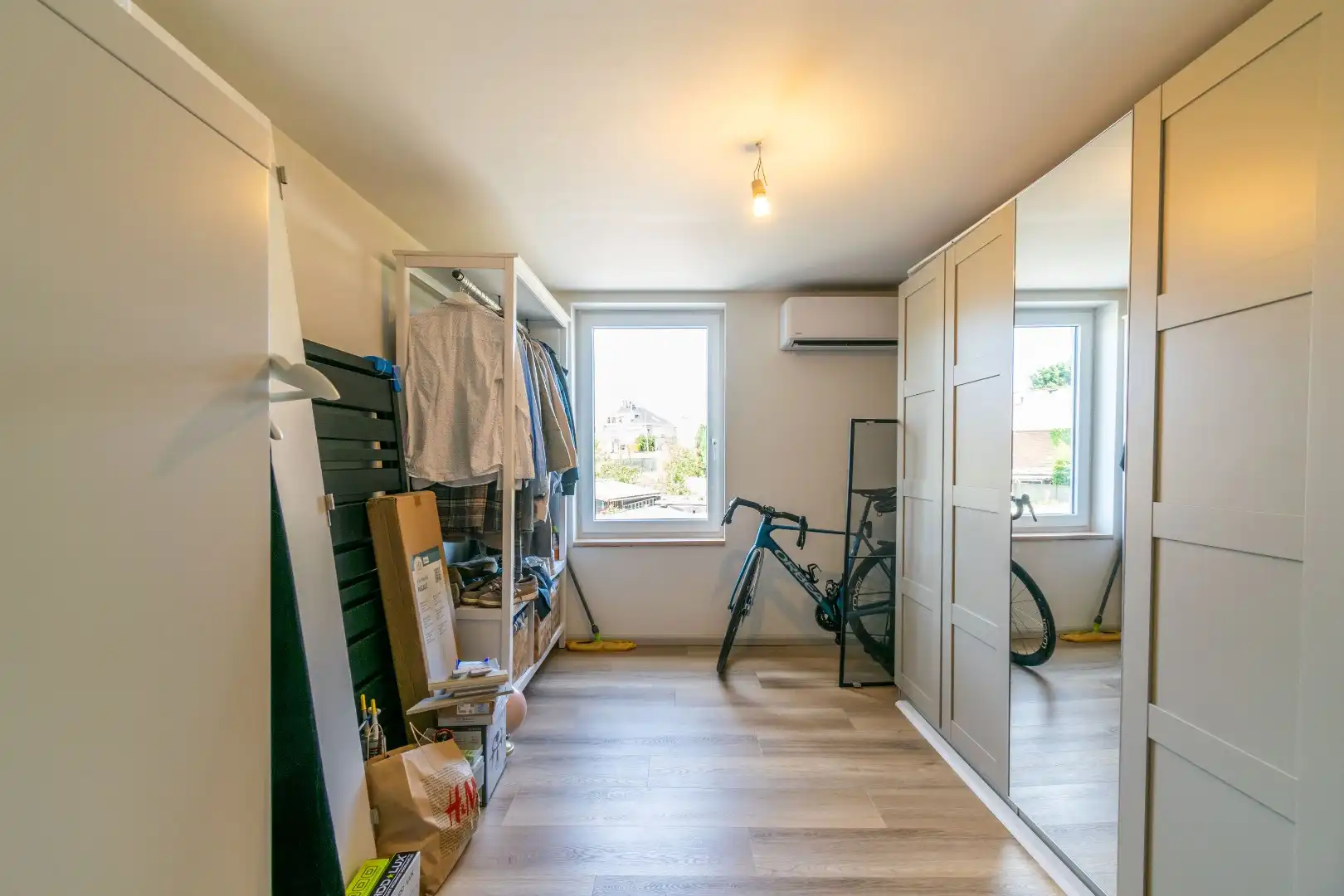 GERENOVEERDE WONING MET 2 SLP + BUREAU & TUIN! foto 18
