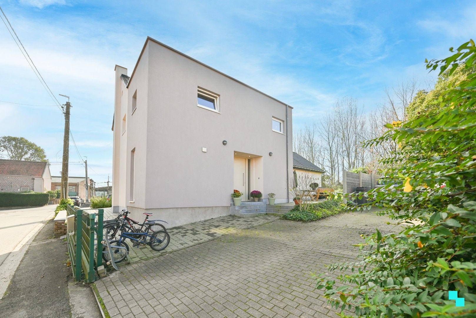 Landelijk gelegen villa in doodlopende straat te Heldergem foto 2