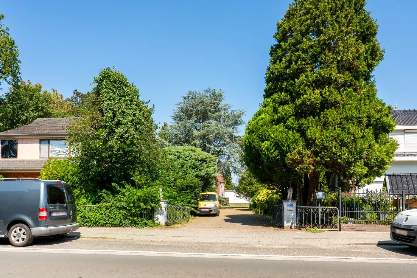 Vrijstaande, te renoveren woning met 3 slpk., garage en tuin foto 29