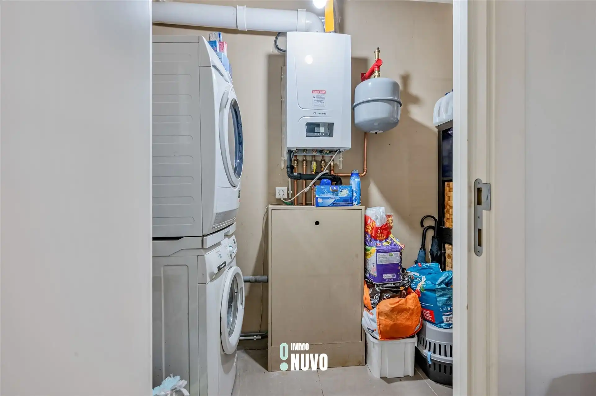 Gelijkvloers instapklaar 2 slaapkamer appartement met garage foto 10