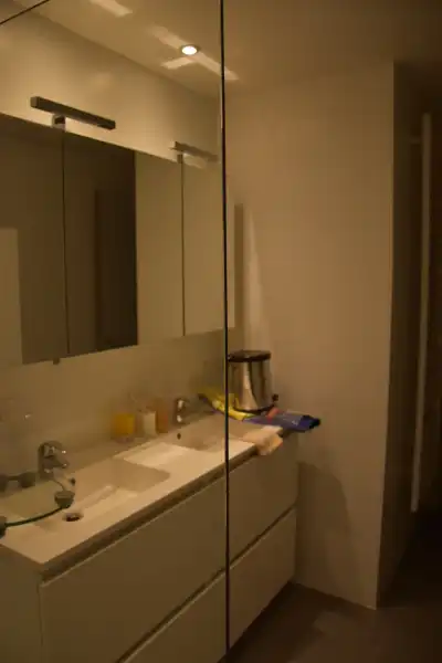 Ruim woonappartement met 2 slaapkamers in kleine residentie, centraal gelegen. foto 14