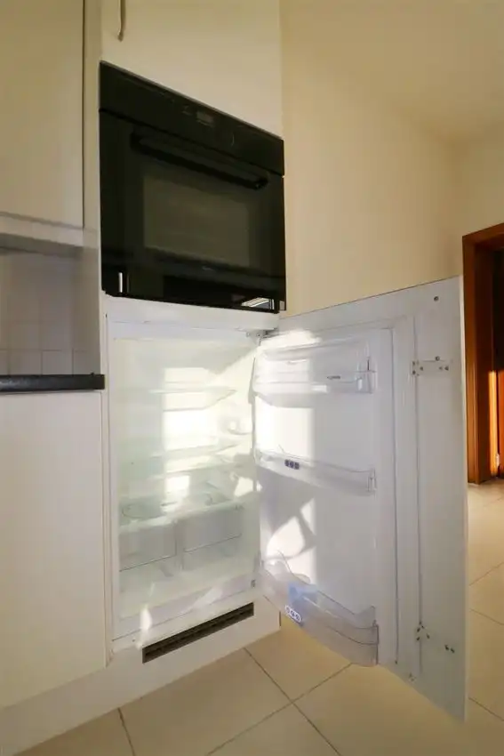 Ruime woning met drie slaapkamers en gezellige koer foto 11