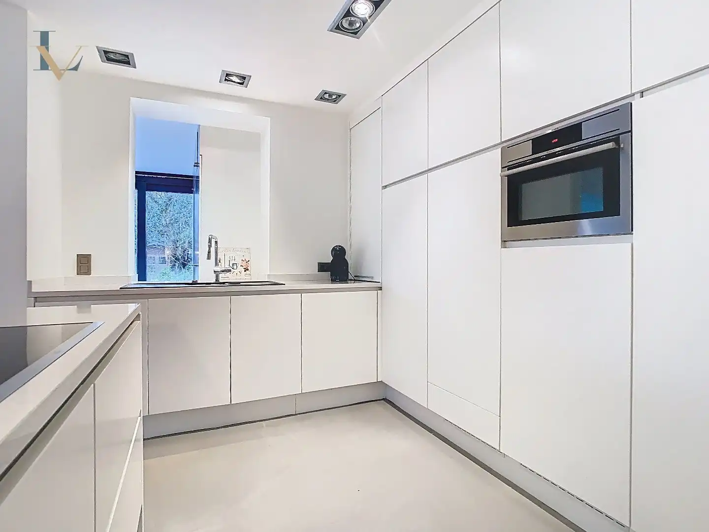 Charmante instapklare woning met 2 à 3 slpk. aan de vaart in Schoten nabij het centrum.  foto 11