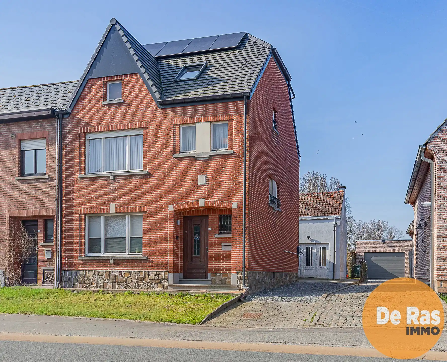 Hoofdfoto van de publicatie: HELDERGEM - Gezellige woning met tuin, weide en stallen