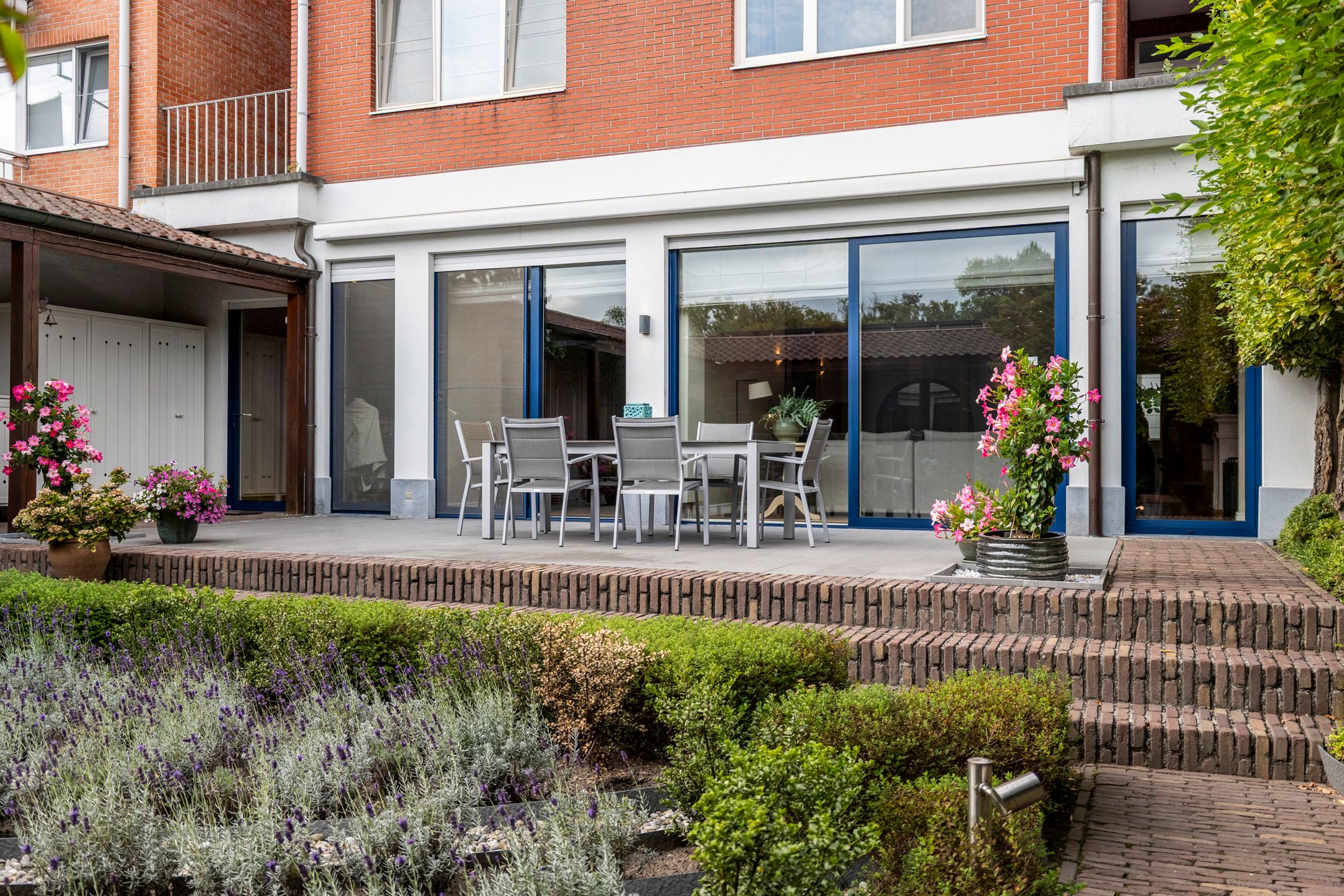Stijlvol gelijkvloers appartement met binnenterras, tuin en binnenzwembad met wellness. foto 38