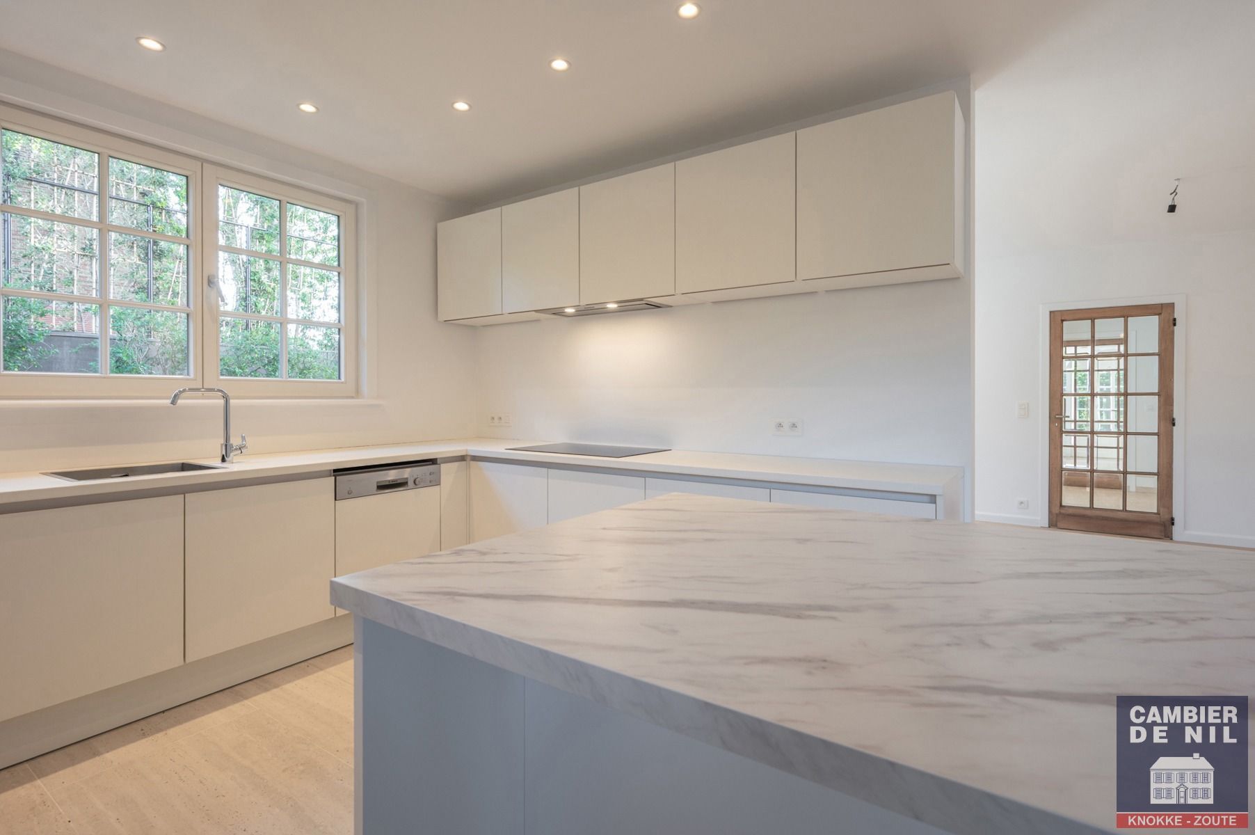 Gerenoveerde, ongemeubelde koppelvilla mmet zuidgerichte tuin - Zoute foto 7