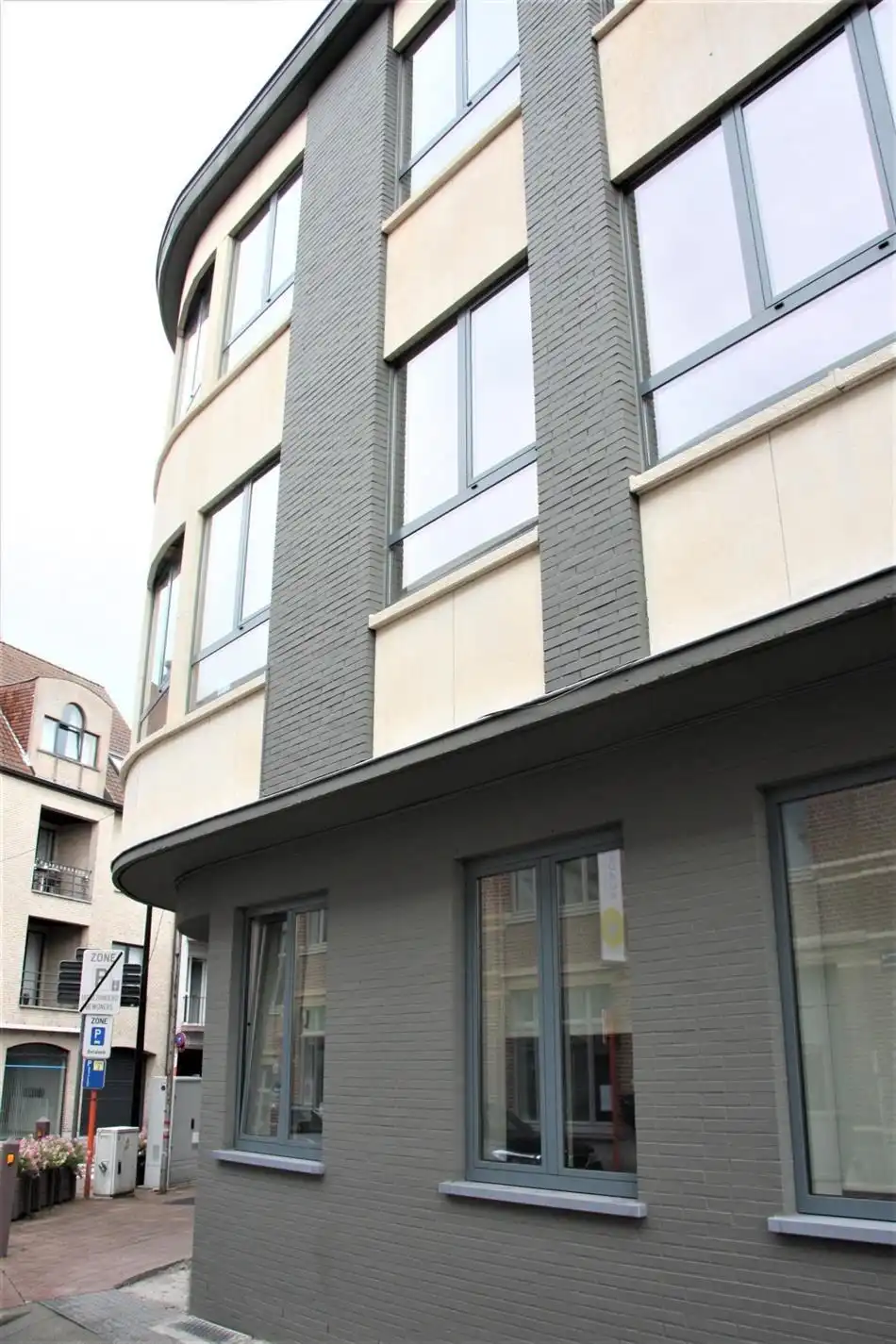 Stijlvol appartement op de 2e verdieping met 3 slaapkamers in het centrum van Zottegem foto 28