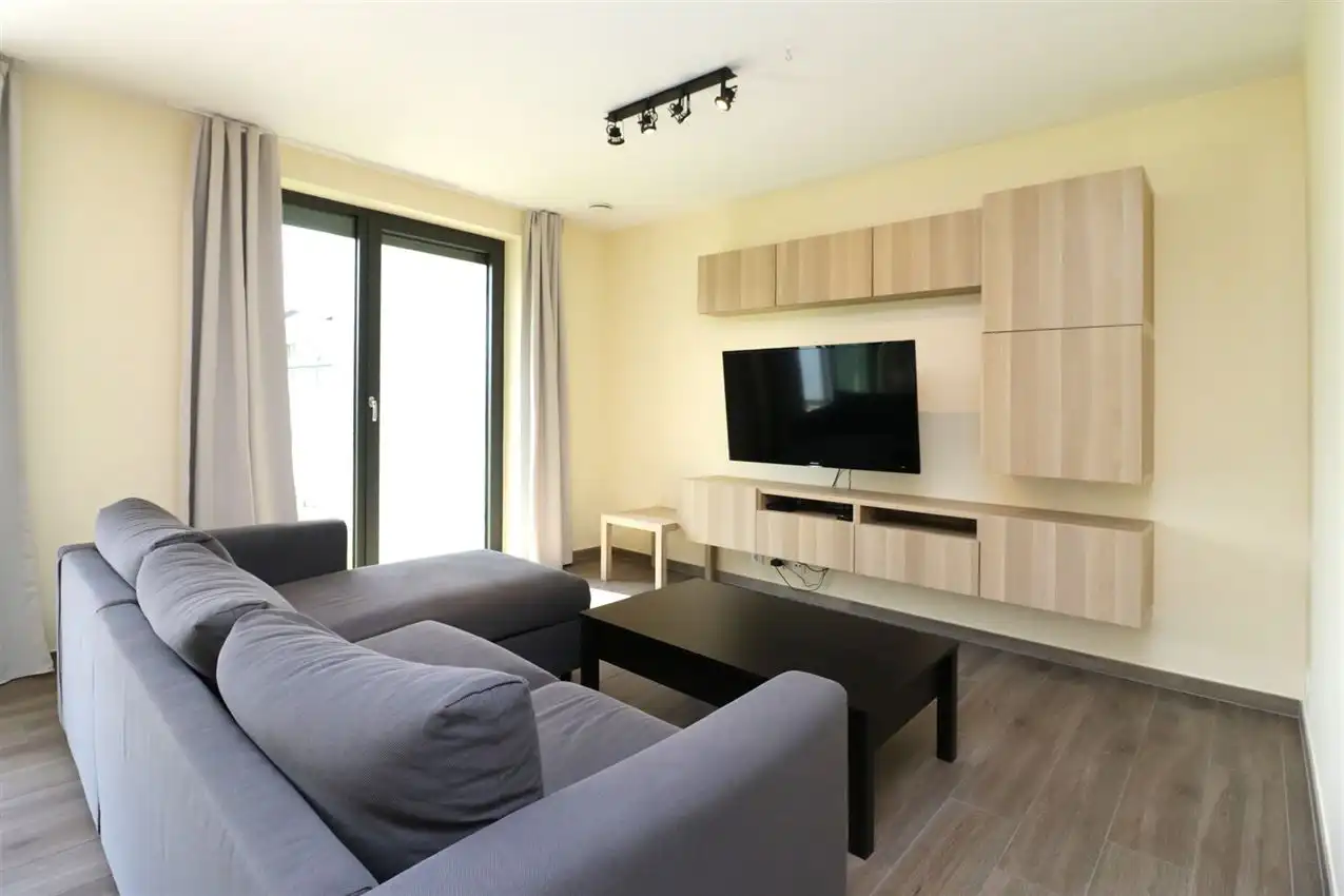 Gelijkvloers app., twee slaapkamers, autostaanplaats nabij centrum foto 5