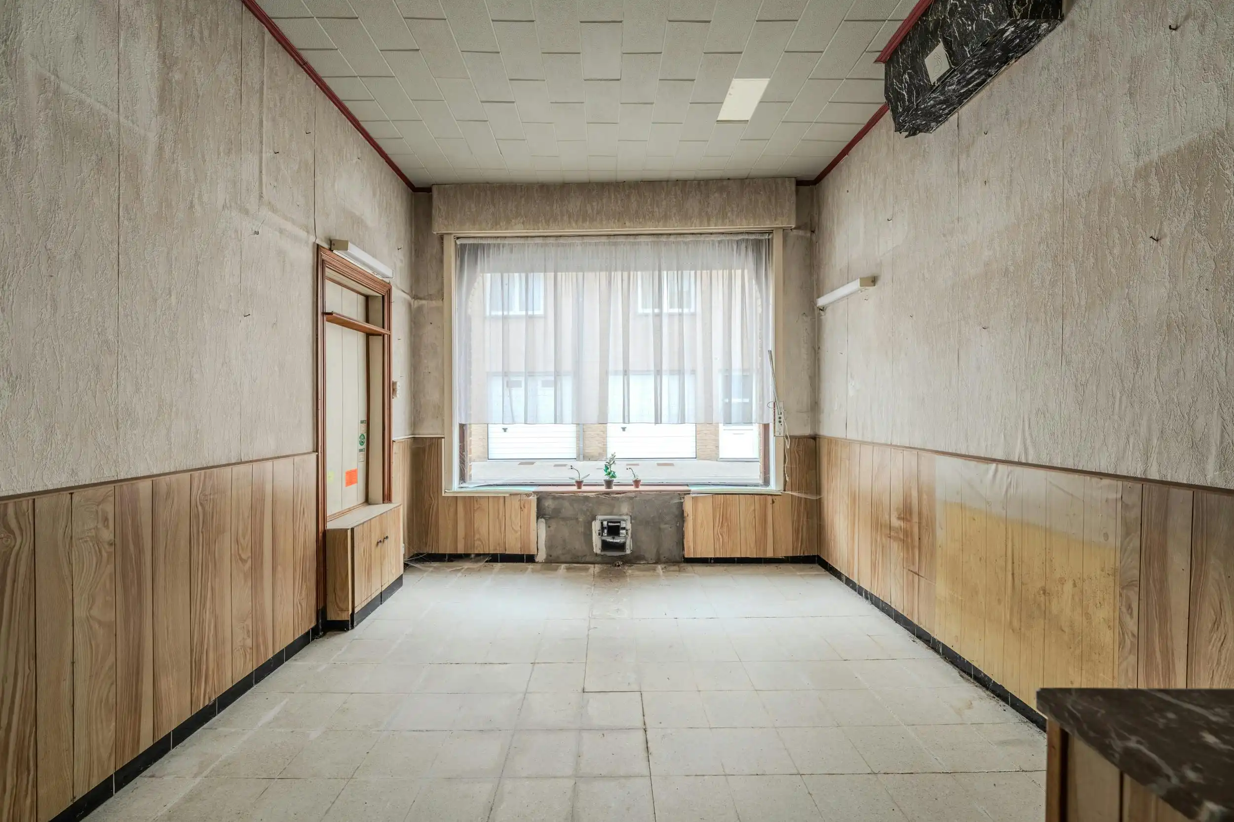 Te renoveren woning met 5 slaapkamers, tuin en garagebox te Middelkerke! foto 4