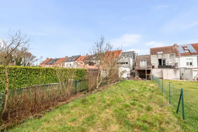 Instapklare woning met 3 slpkmrs op 282m² foto 18