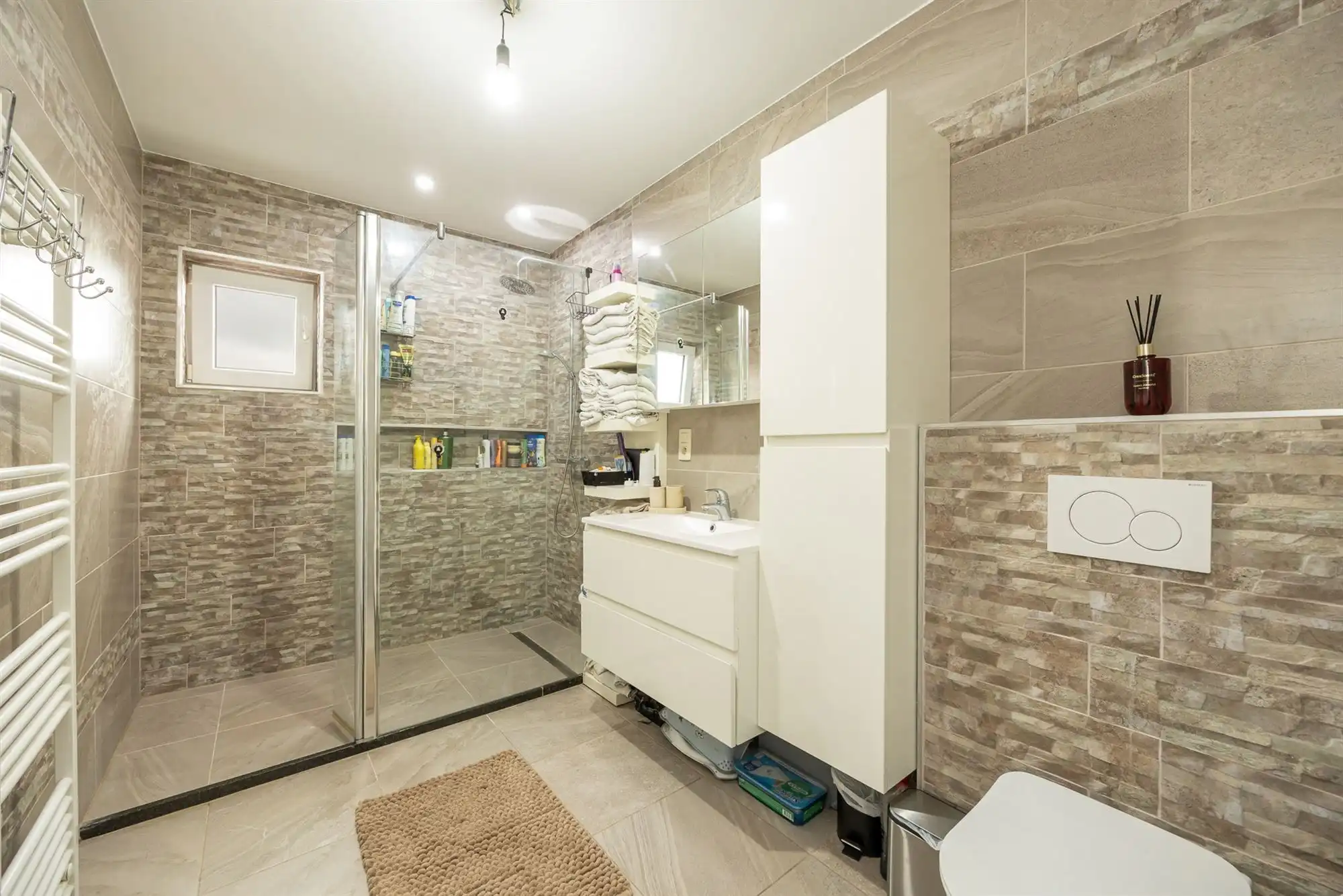Moderne duplex met twee slaapkamers en parking foto 14