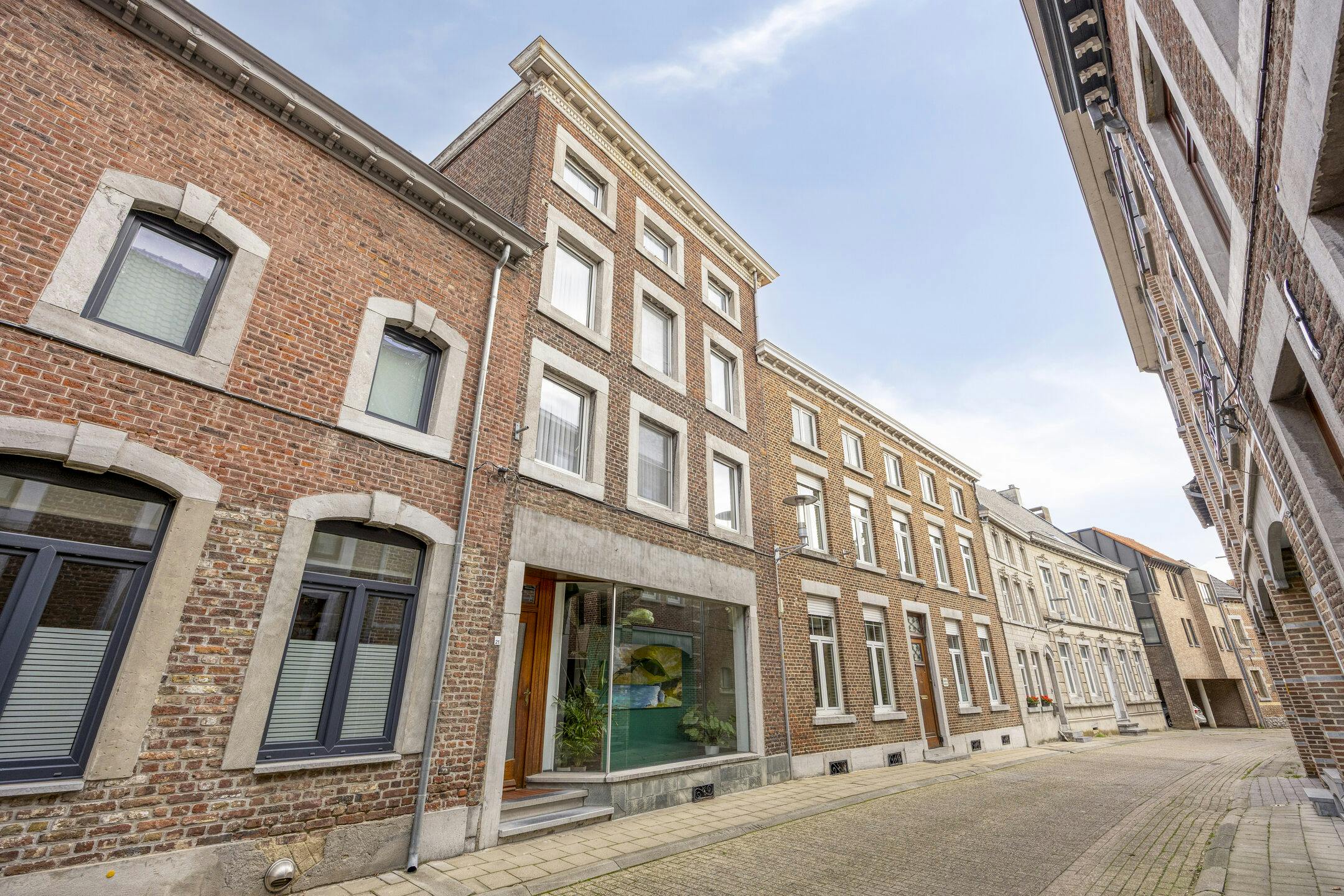 Uniek handelshuis met ruime garage in het hartje Borgloon foto 24