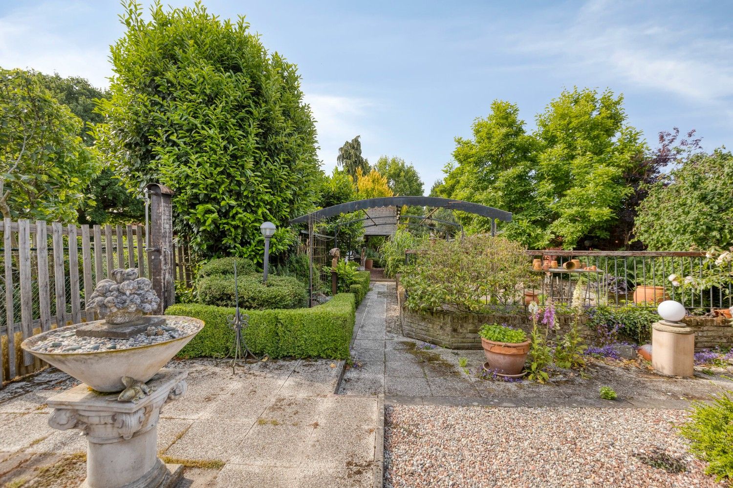 Karaktervolle woning op ruim perceel in Neerharen/Lanaken foto 38