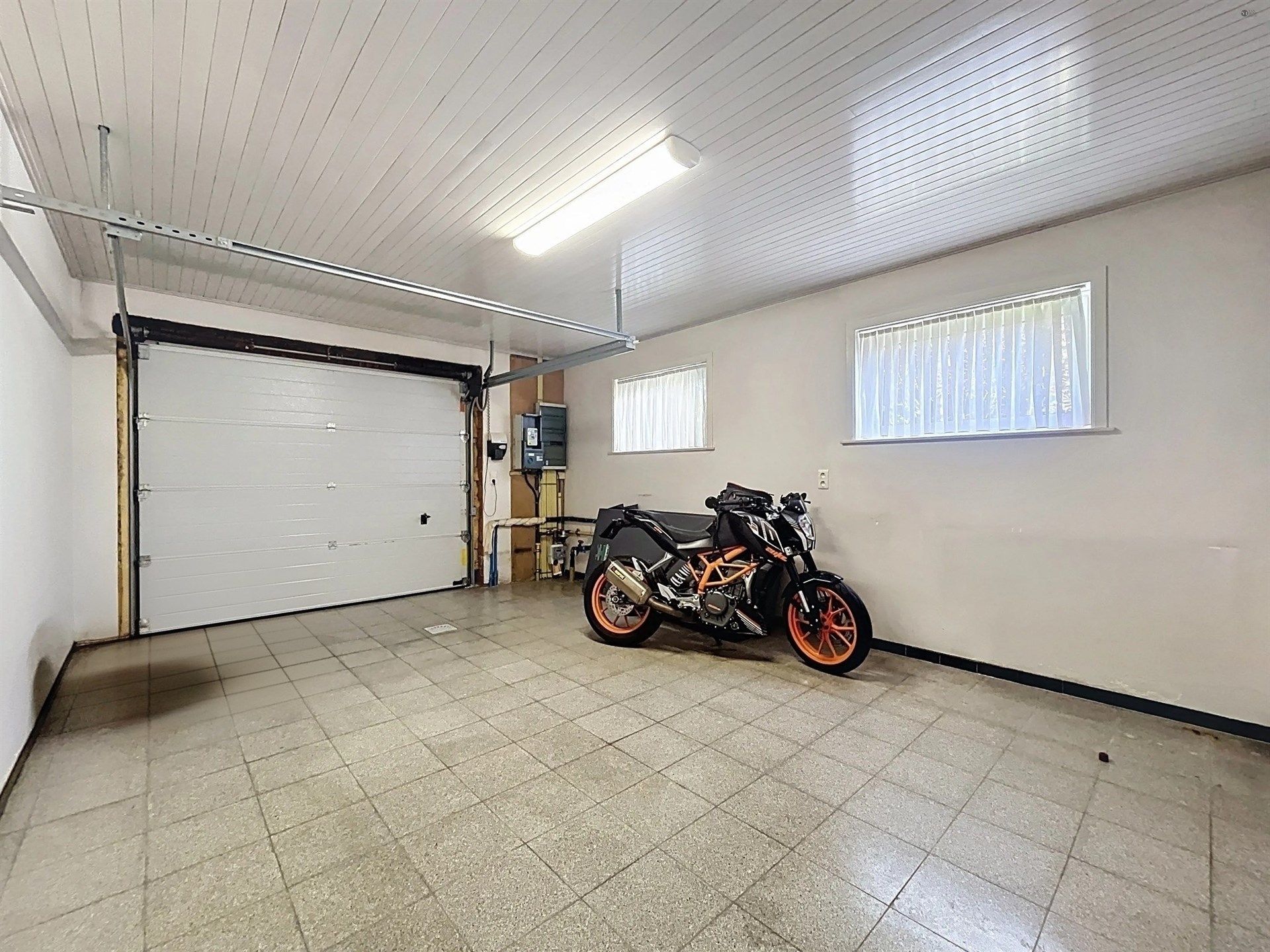 Open bebouwing/bungalow met garage op perceel van 1038m² foto 12