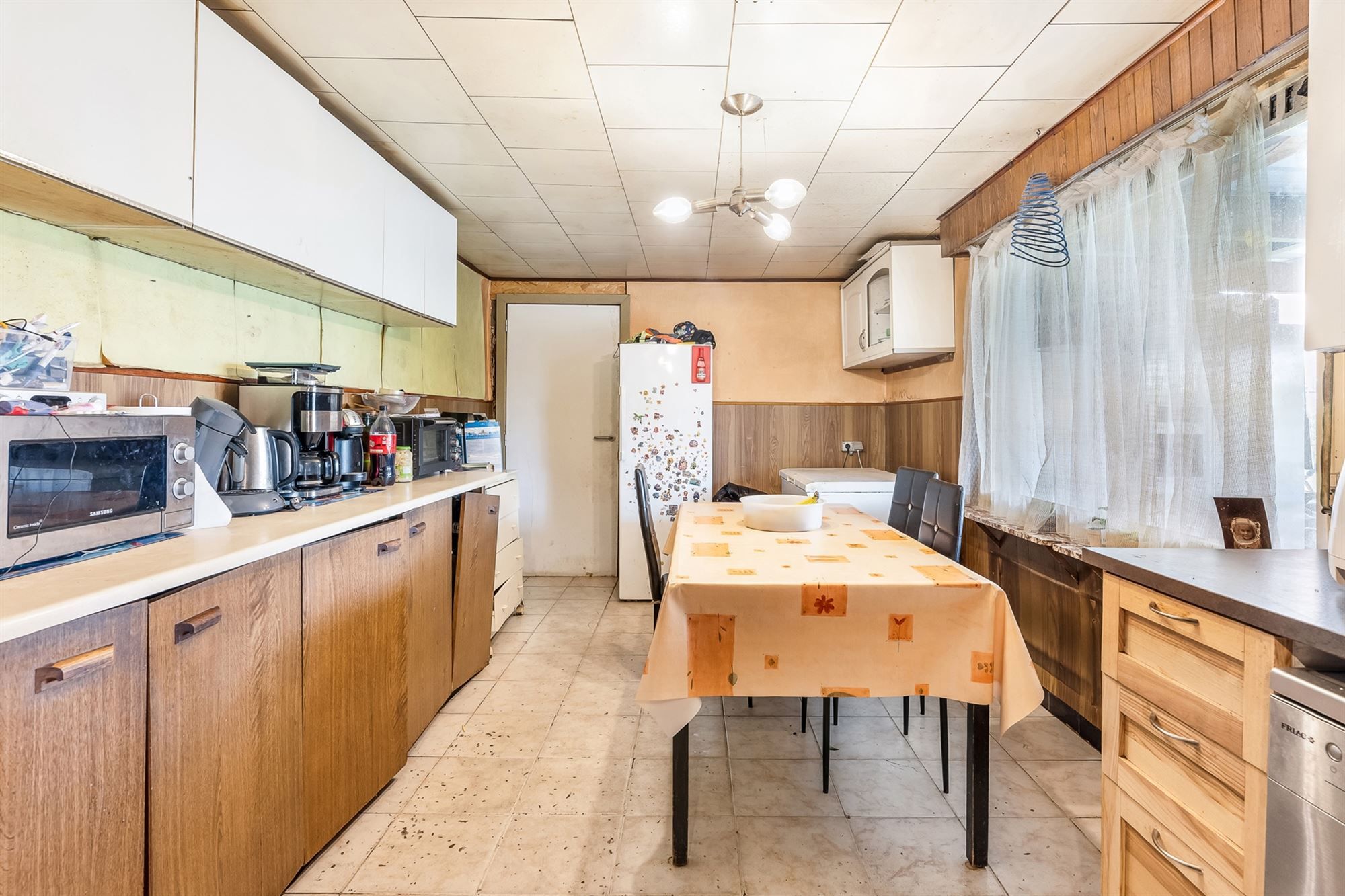 TE RENOVEREN WONING OP 12A86CA MET  RUSTIGE DOCH CENTRALE LIGGING IN STAL foto 8