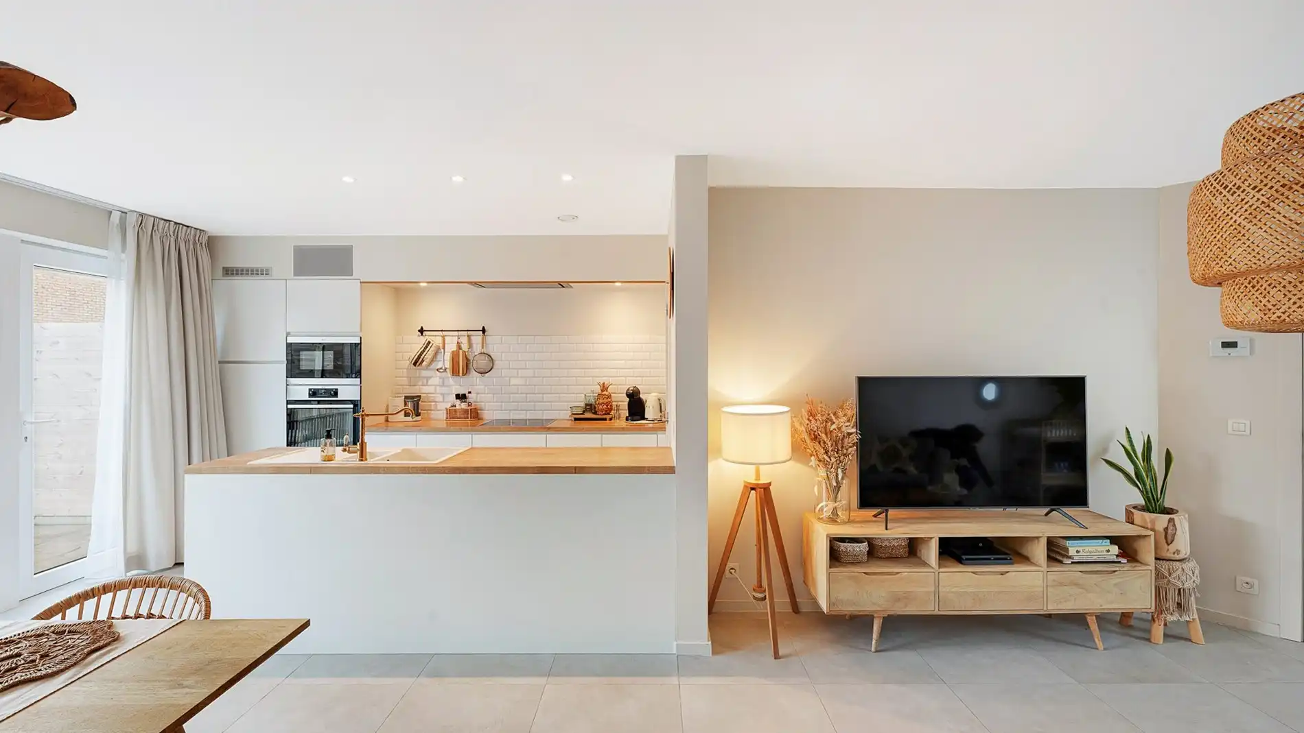 Quasi nieuwbouwwoning in een deelgemeente van Brugge foto 2