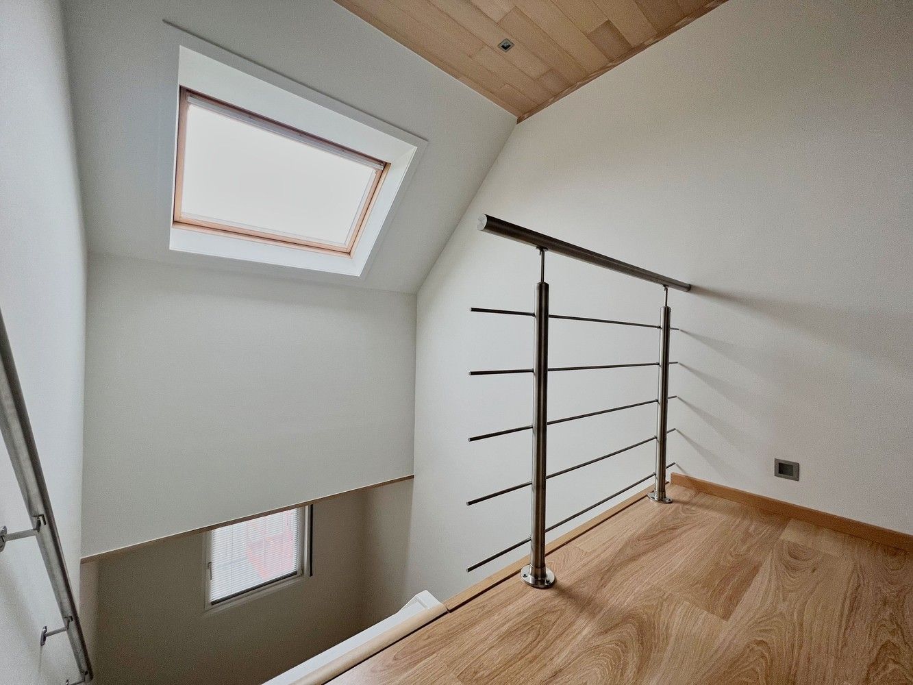 Heel ruime gezinswoning (350m²)+prachtige tuin (2000m²)! foto 12